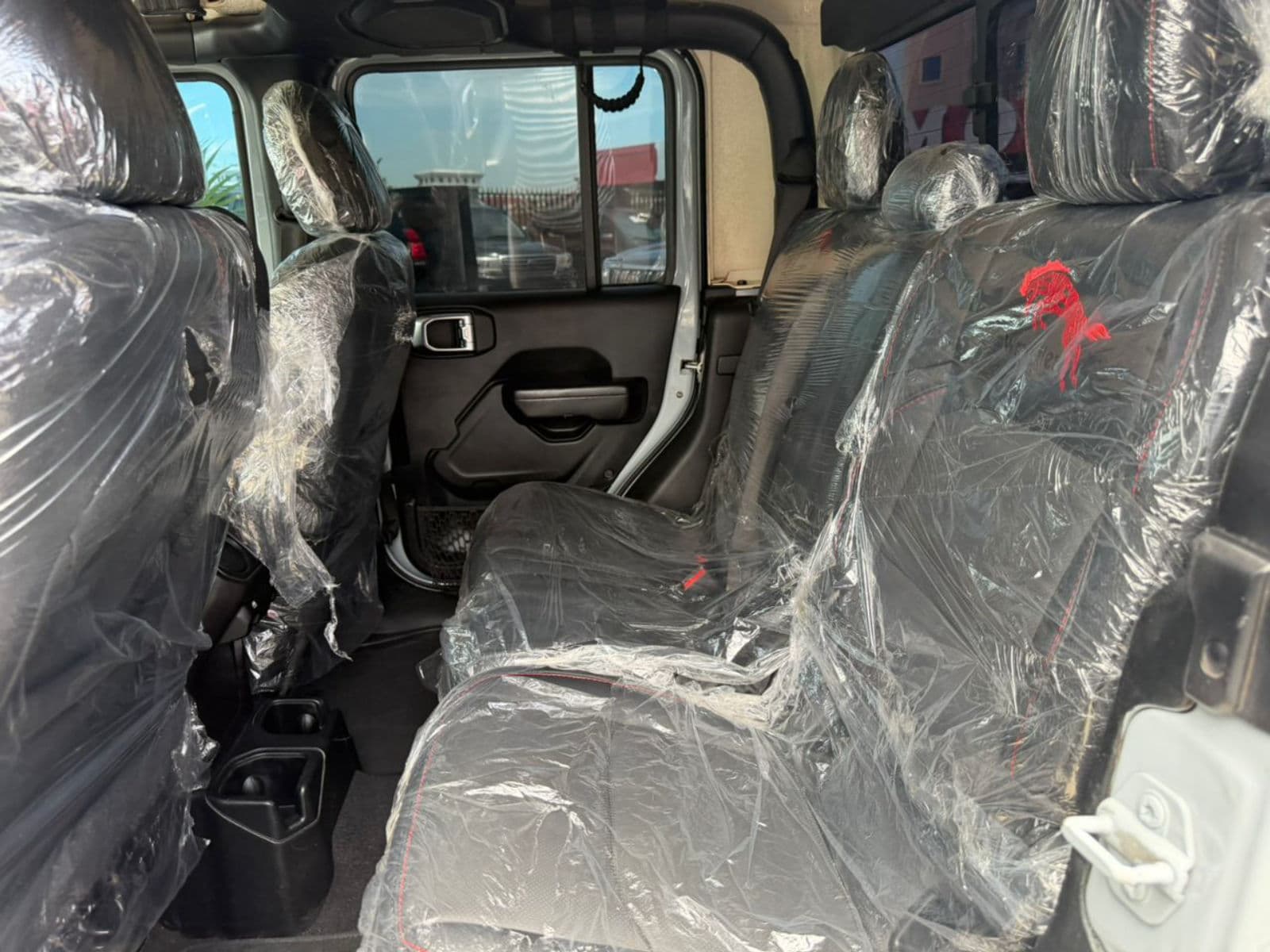 2020 Jeep wrangler Truck — photo 3 of 10