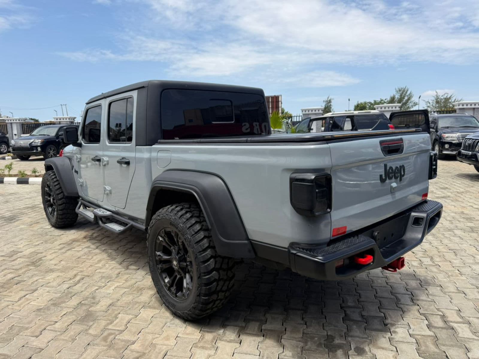 2020 Jeep wrangler Truck — photo 10 of 10