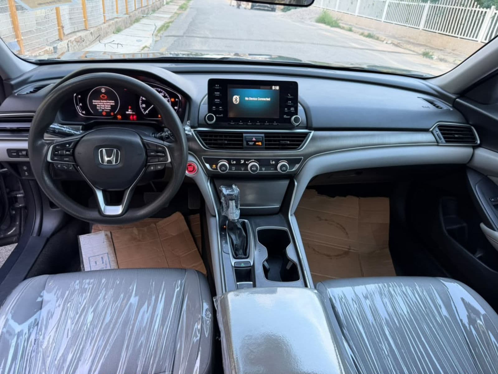 2019 Honda Accord Sedan — photo 3 of 10
