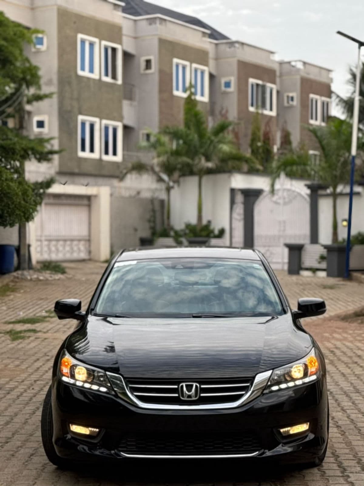 2013 Honda Accord Sedan — photo 5 of 8
