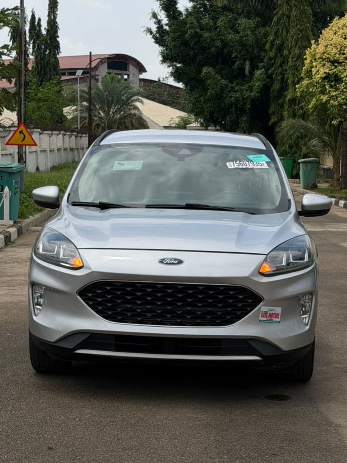 2020 Ford Escape SUV — photo 4 of 9