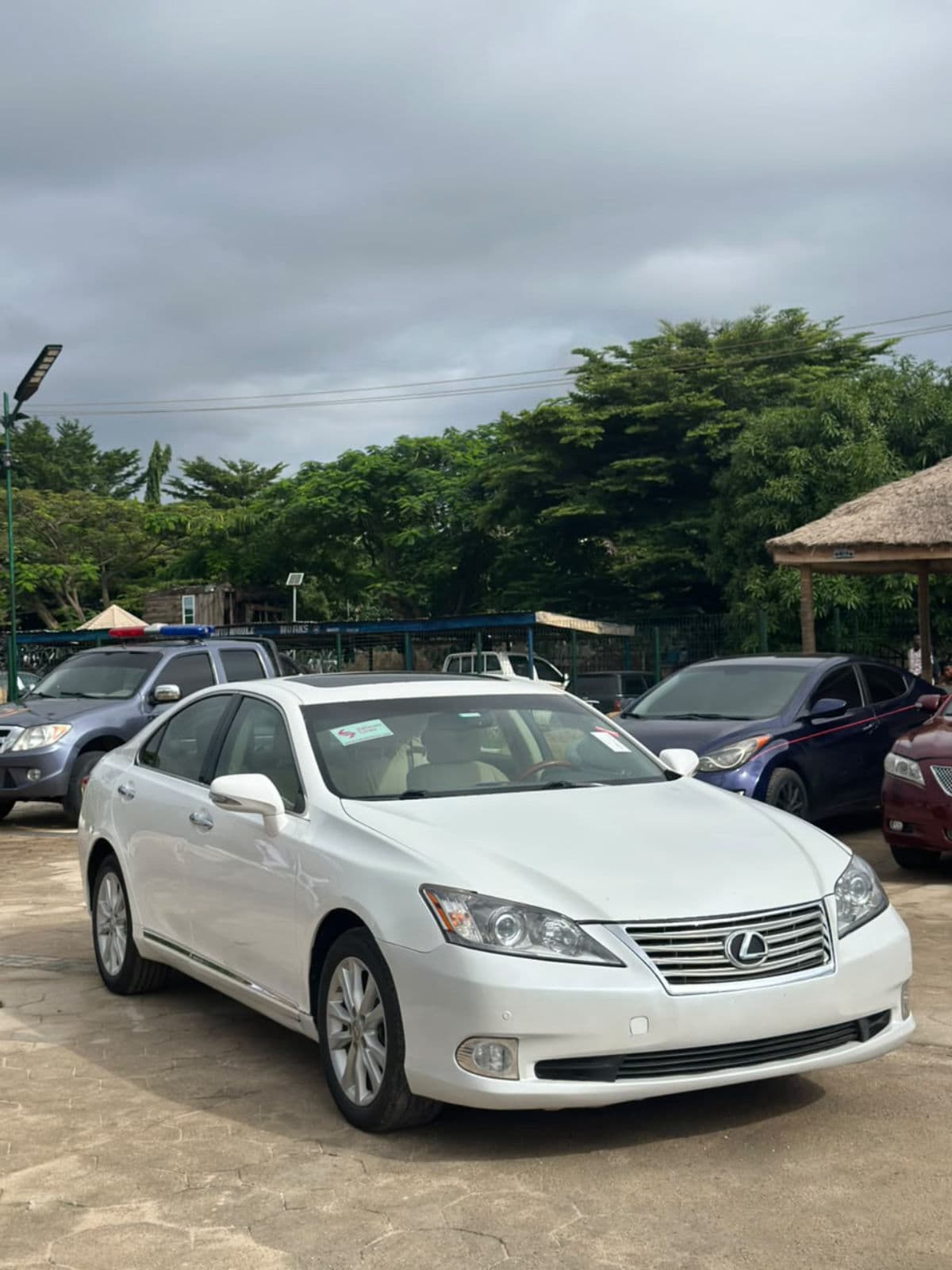 2013 Lexus Es 350 Sedan — photo 9 of 10