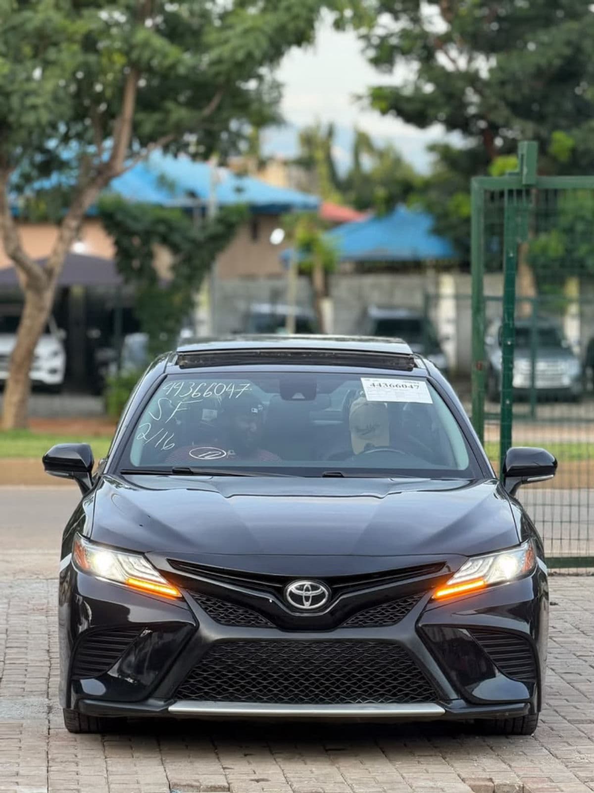 2020 Toyota Camry Sedan — photo 2 of 8