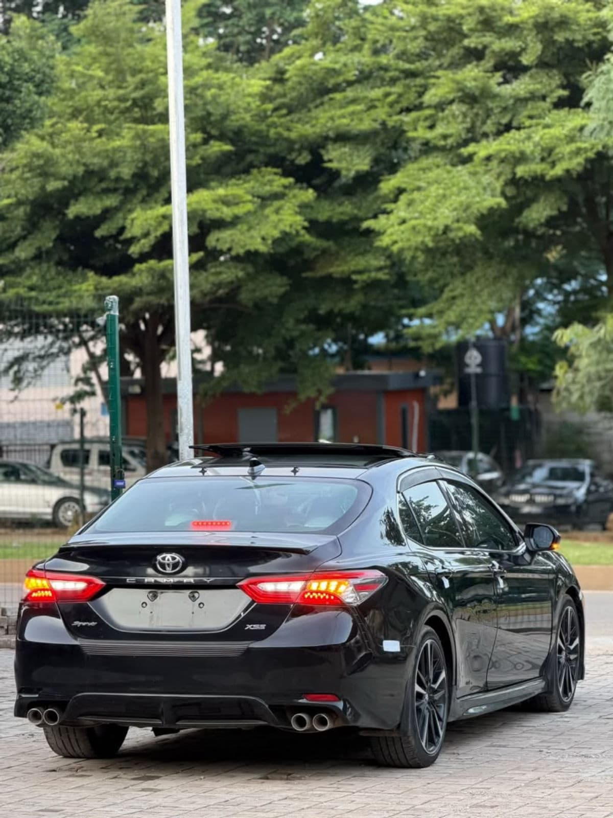 2020 Toyota Camry Sedan — photo 7 of 8