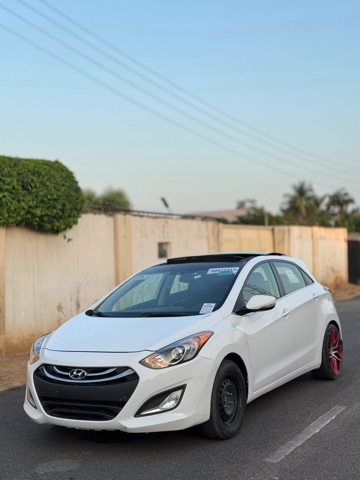 2014 Hyundai Elantra Hatchback — photo 2 of 11