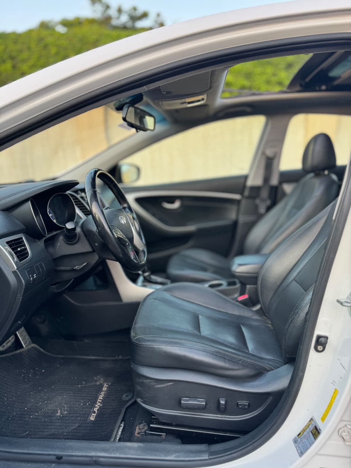 2014 Hyundai Elantra Hatchback — photo 9 of 11