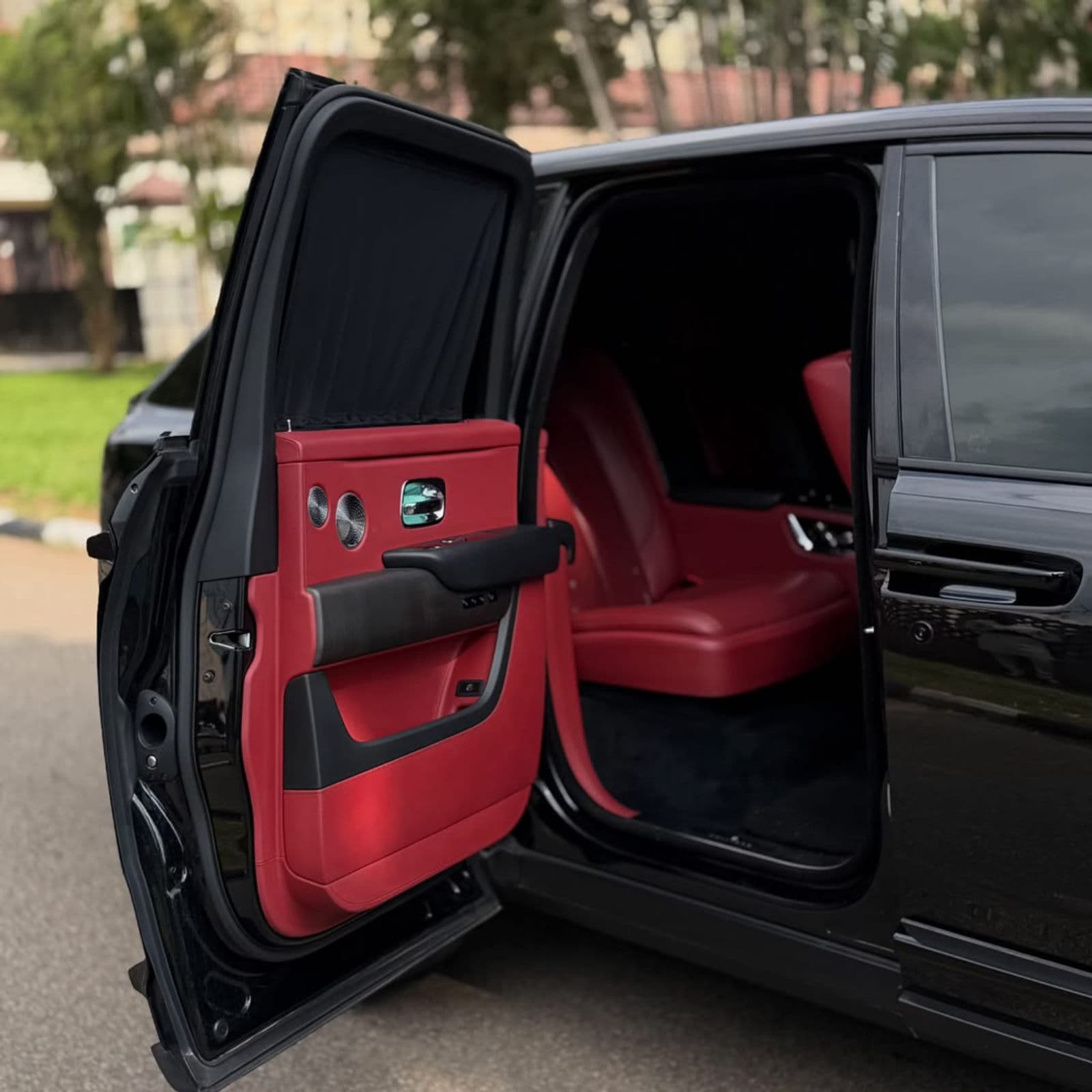 2020 Rolls-Royce Cullinan SUV — photo 6 of 9