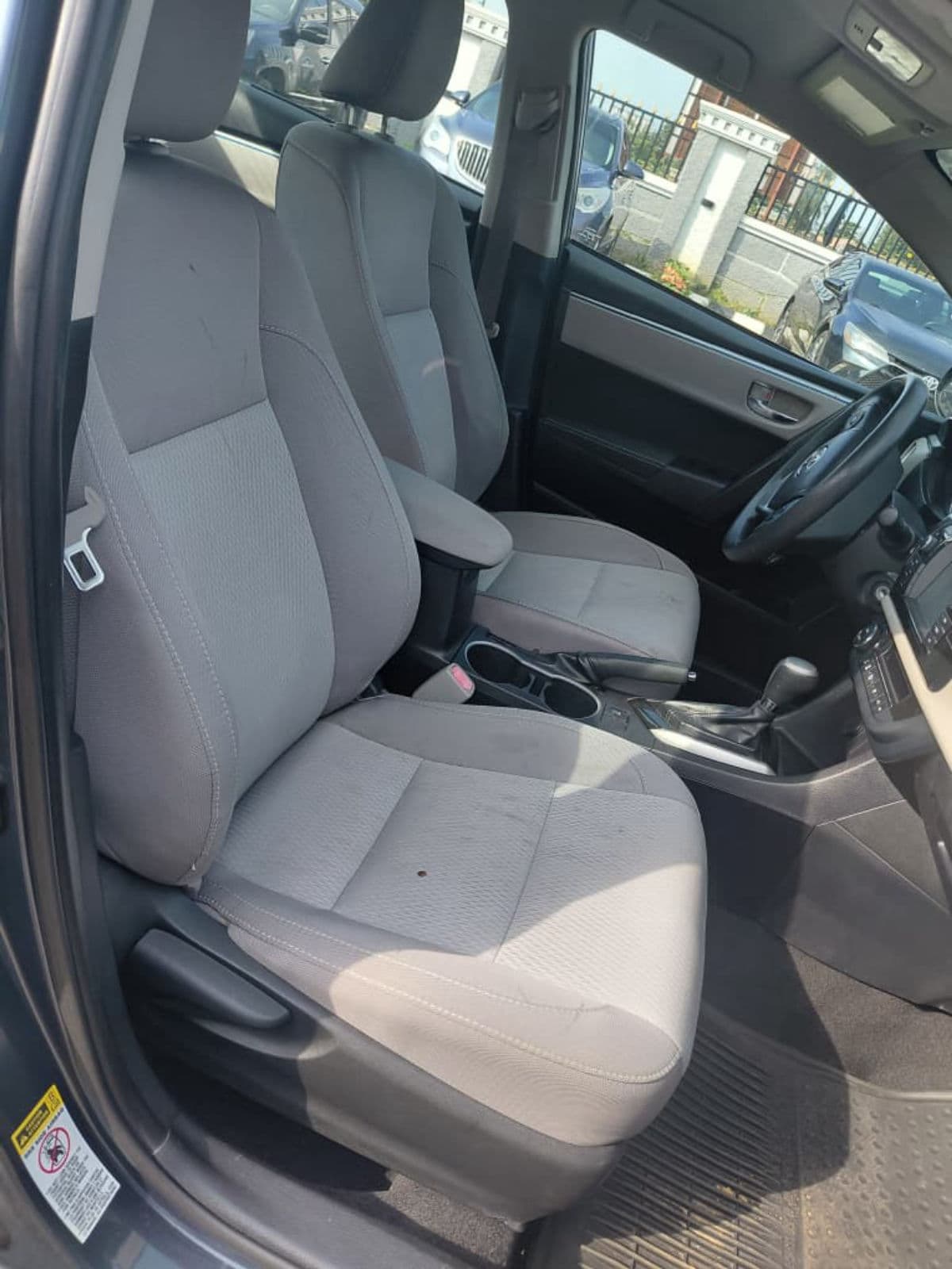 2016 Toyota Corolla Sedan — photo 5 of 7