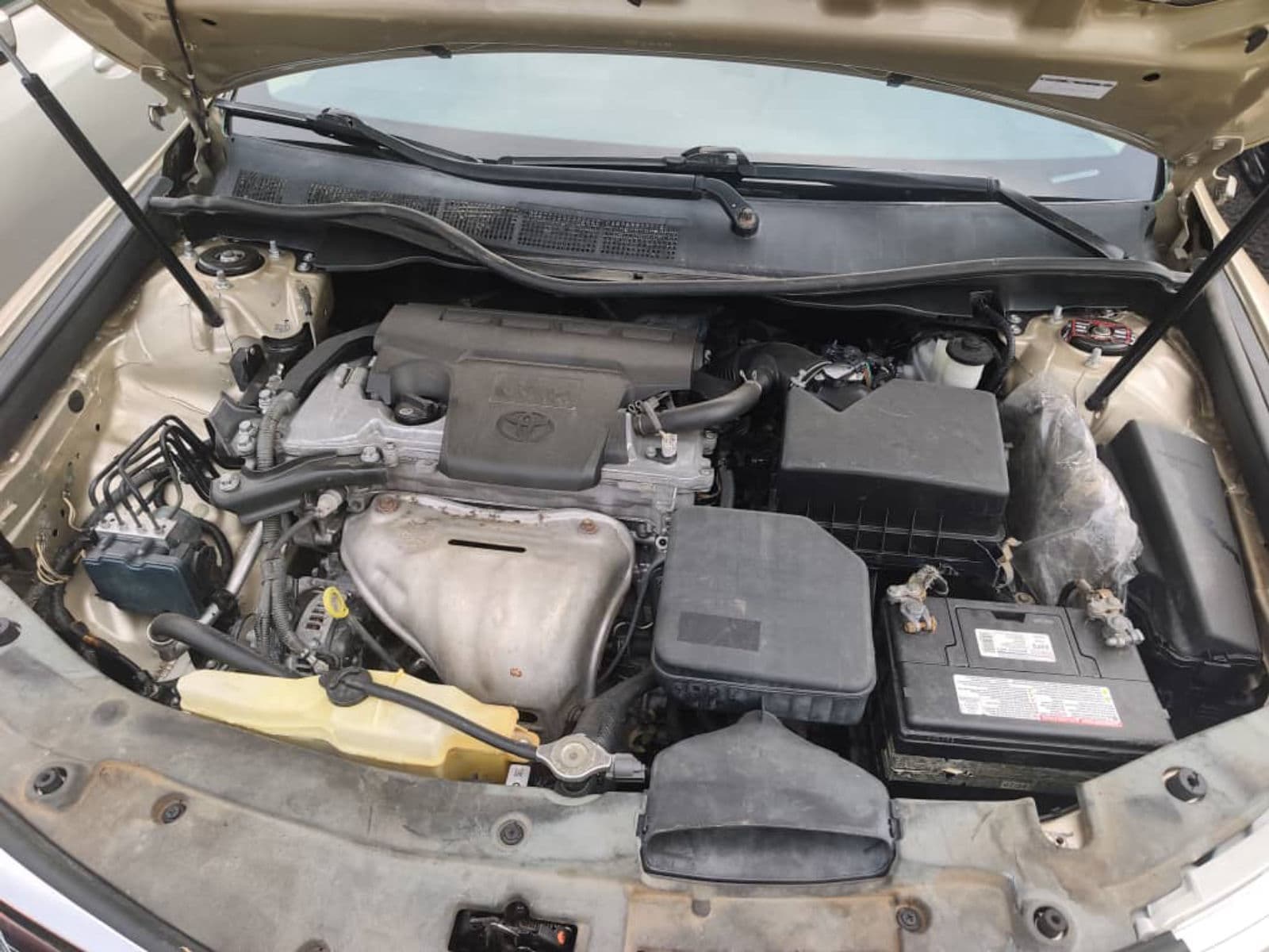 2013 Toyota Camry Sedan — photo 3 of 9