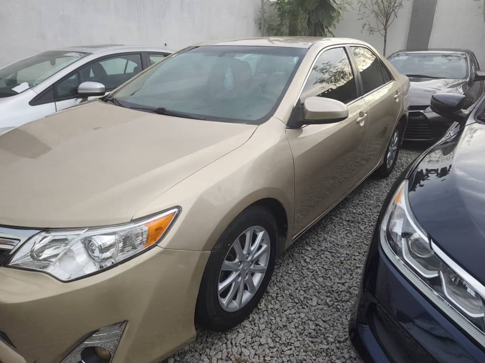 2013 Toyota Camry Sedan — photo 8 of 9
