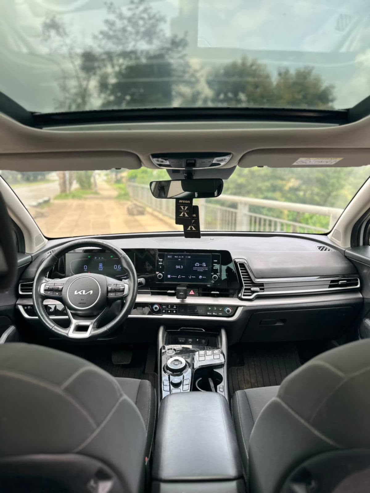 2023 Kia Sportage SUV — photo 3 of 9
