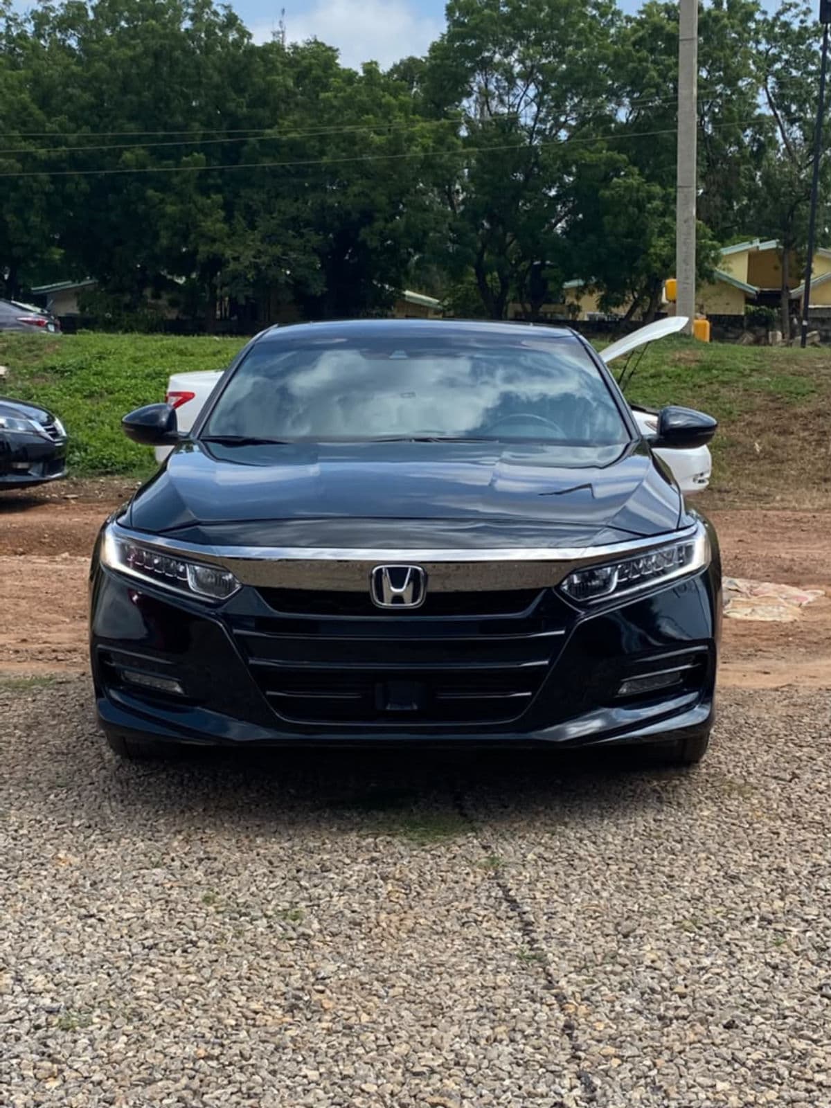 2018 Honda Accord Sedan — photo 3 of 11