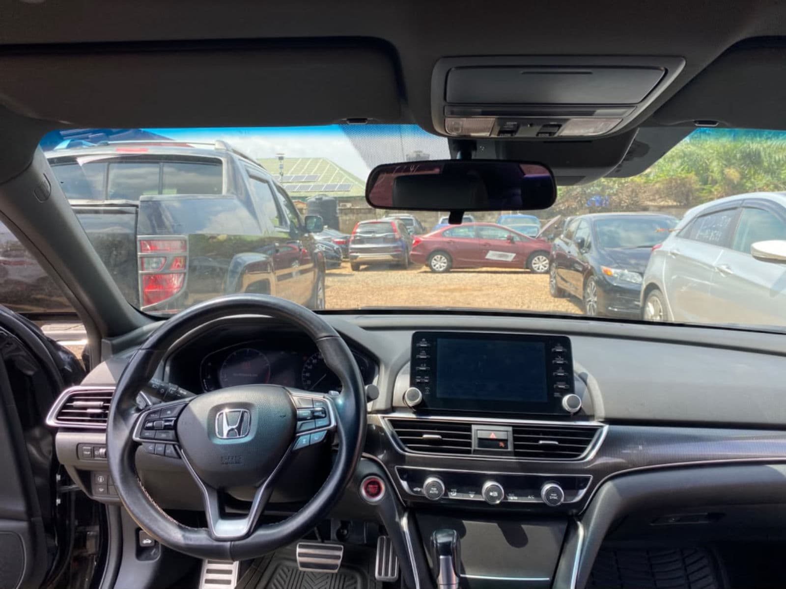 2018 Honda Accord Sedan — photo 4 of 11