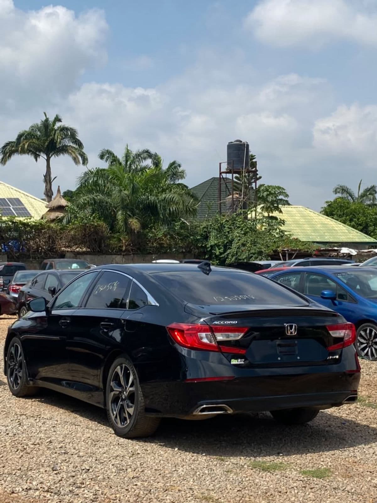 2018 Honda Accord Sedan — photo 10 of 11