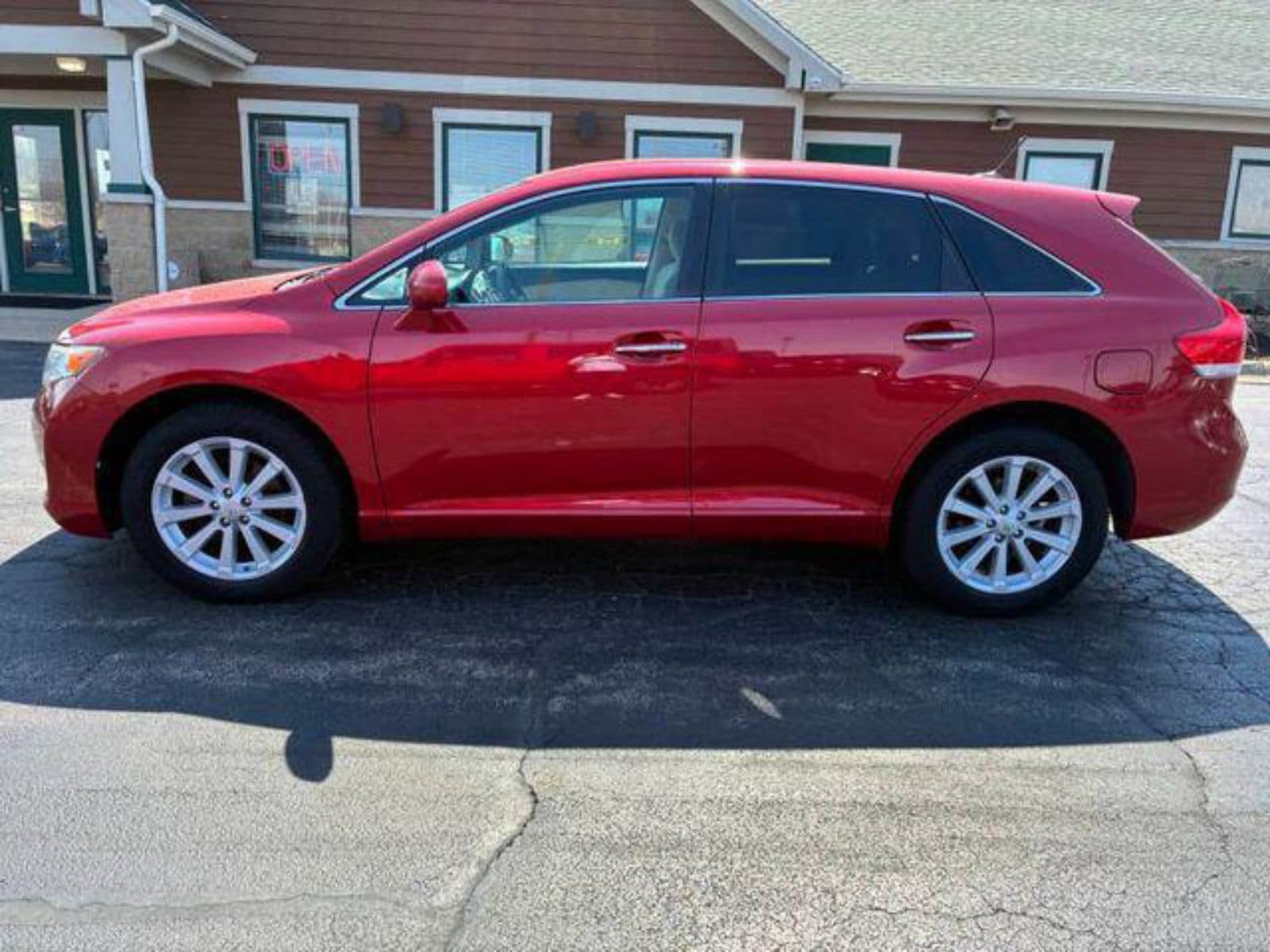2010 Toyota Venza SUV — photo 5 of 7