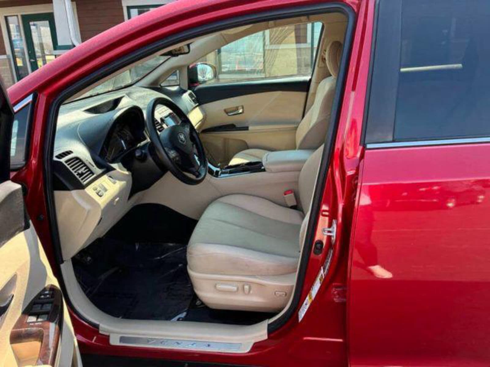 2010 Toyota Venza SUV — photo 6 of 7