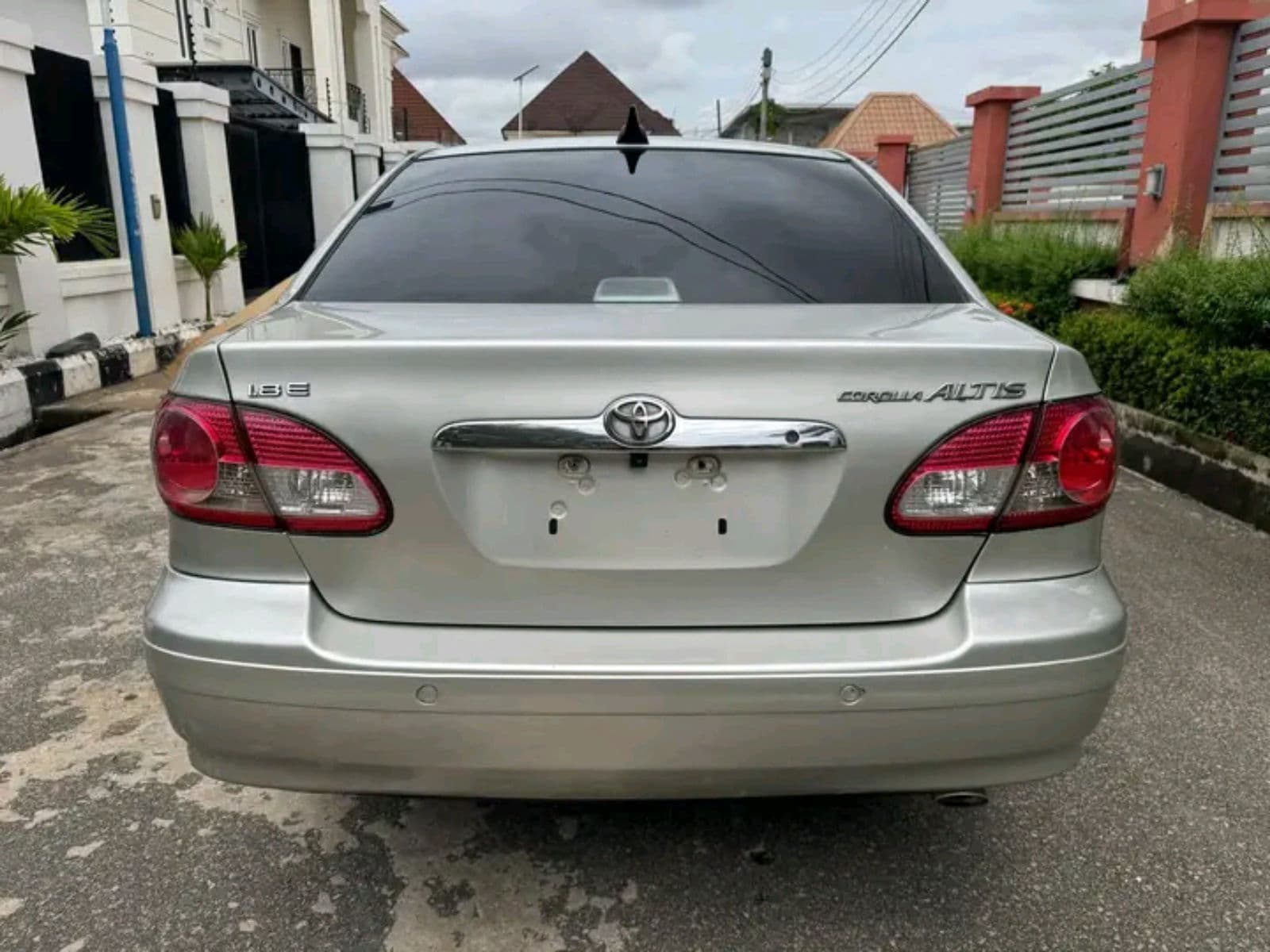 2004 Toyota Corolla Sedan — photo 3 of 11