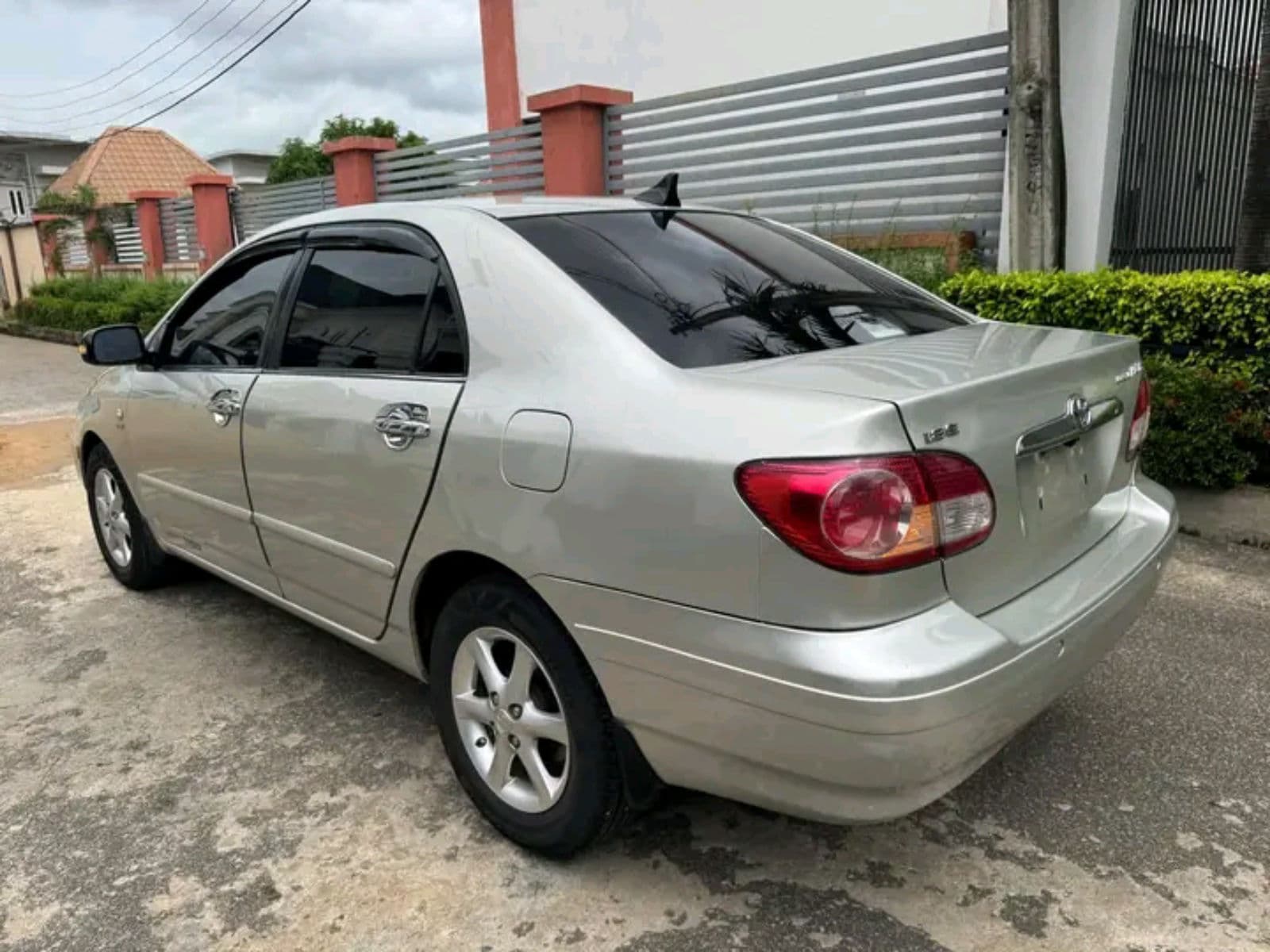 2004 Toyota Corolla Sedan — photo 5 of 11