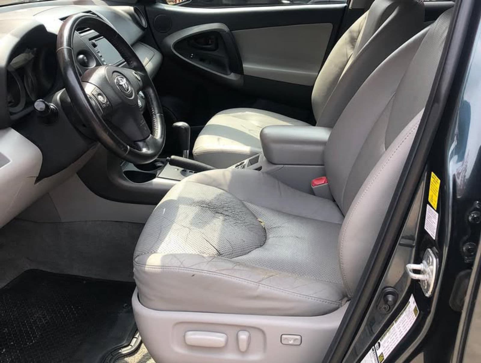 2009 Toyota RAV 4 SUV — photo 4 of 5
