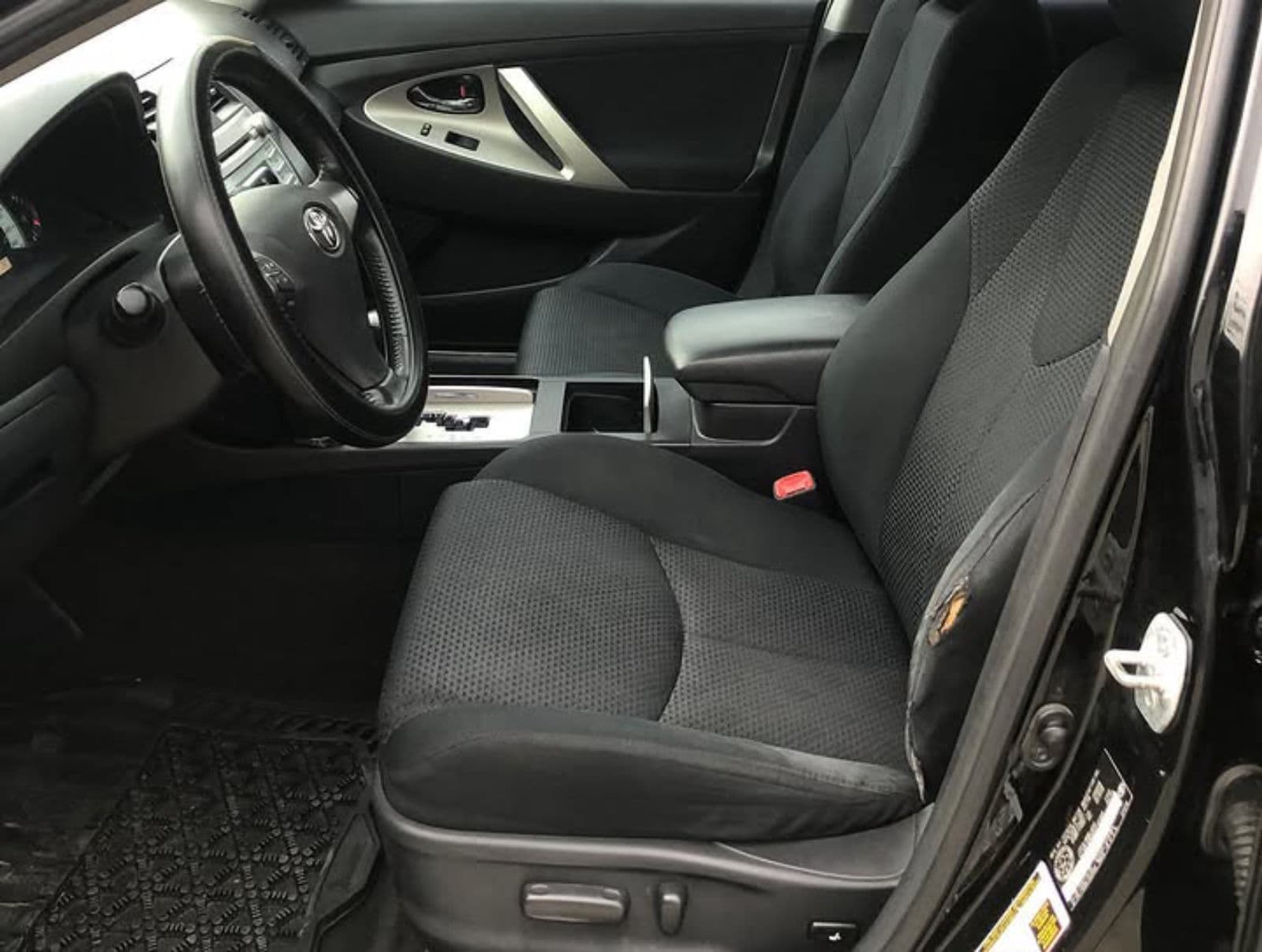 2009 Toyota Camry Sedan — photo 4 of 6