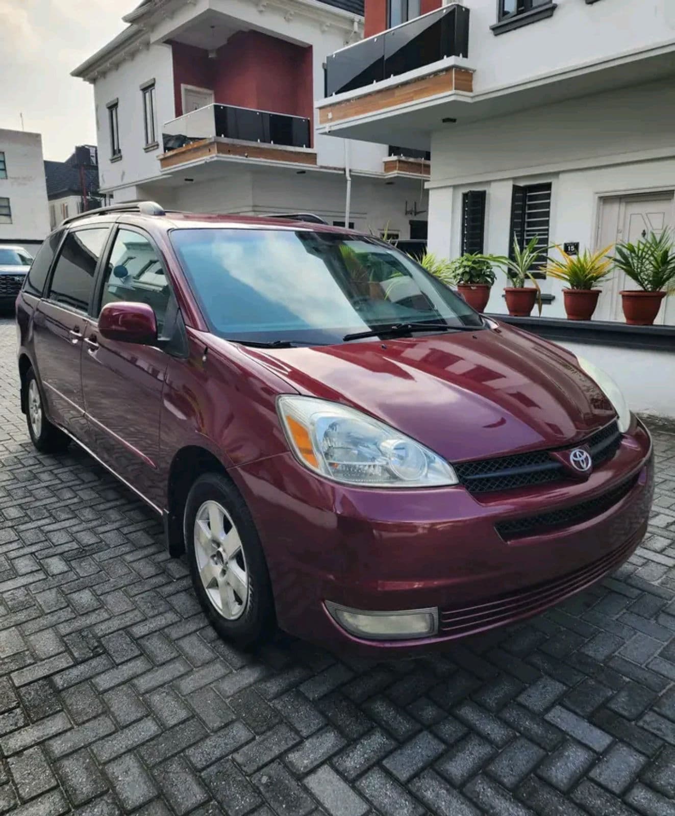 2005 Toyota Starlet SUV — photo 2 of 11