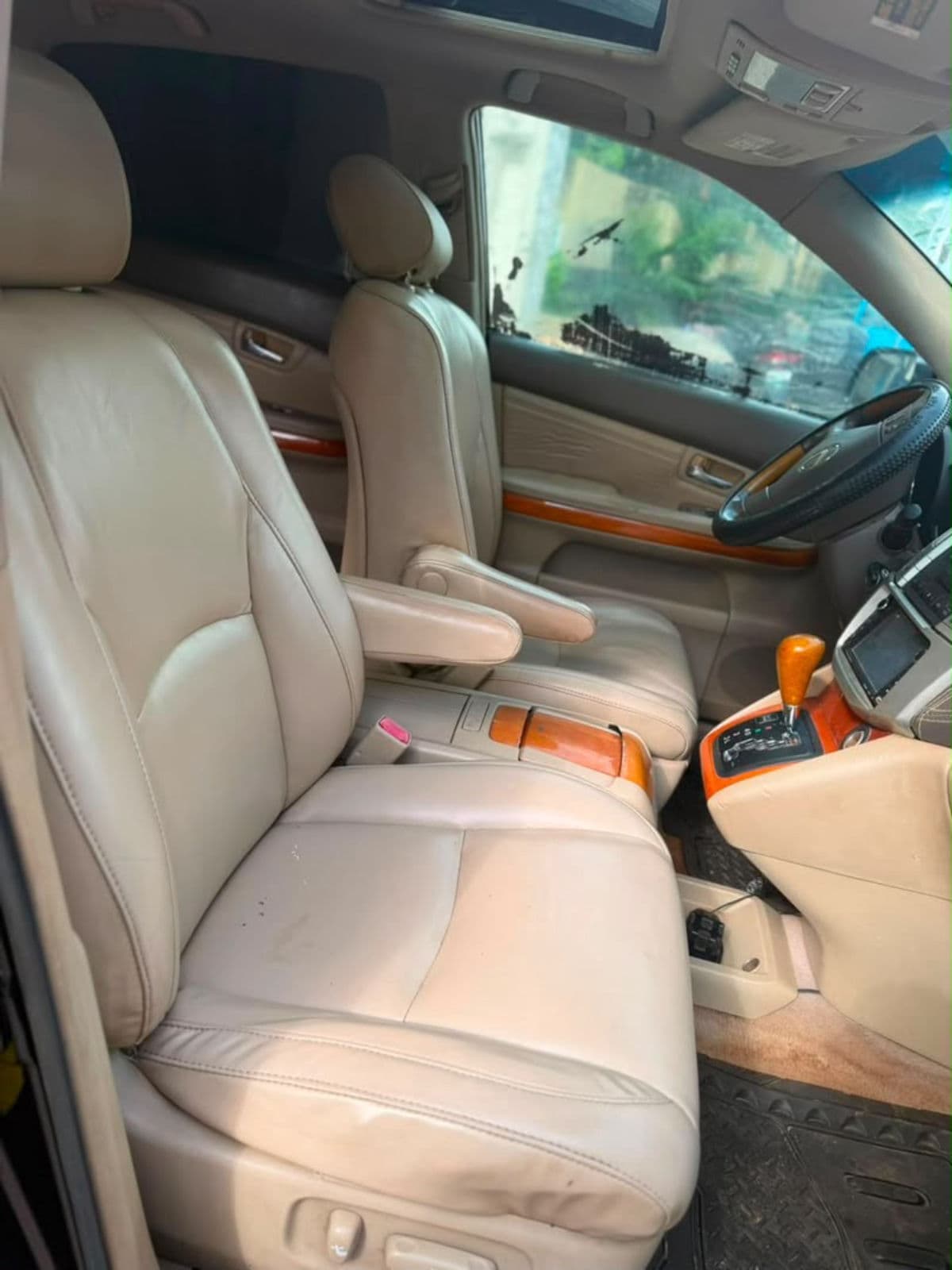 2022 Lexus RX SUV — photo 5 of 10