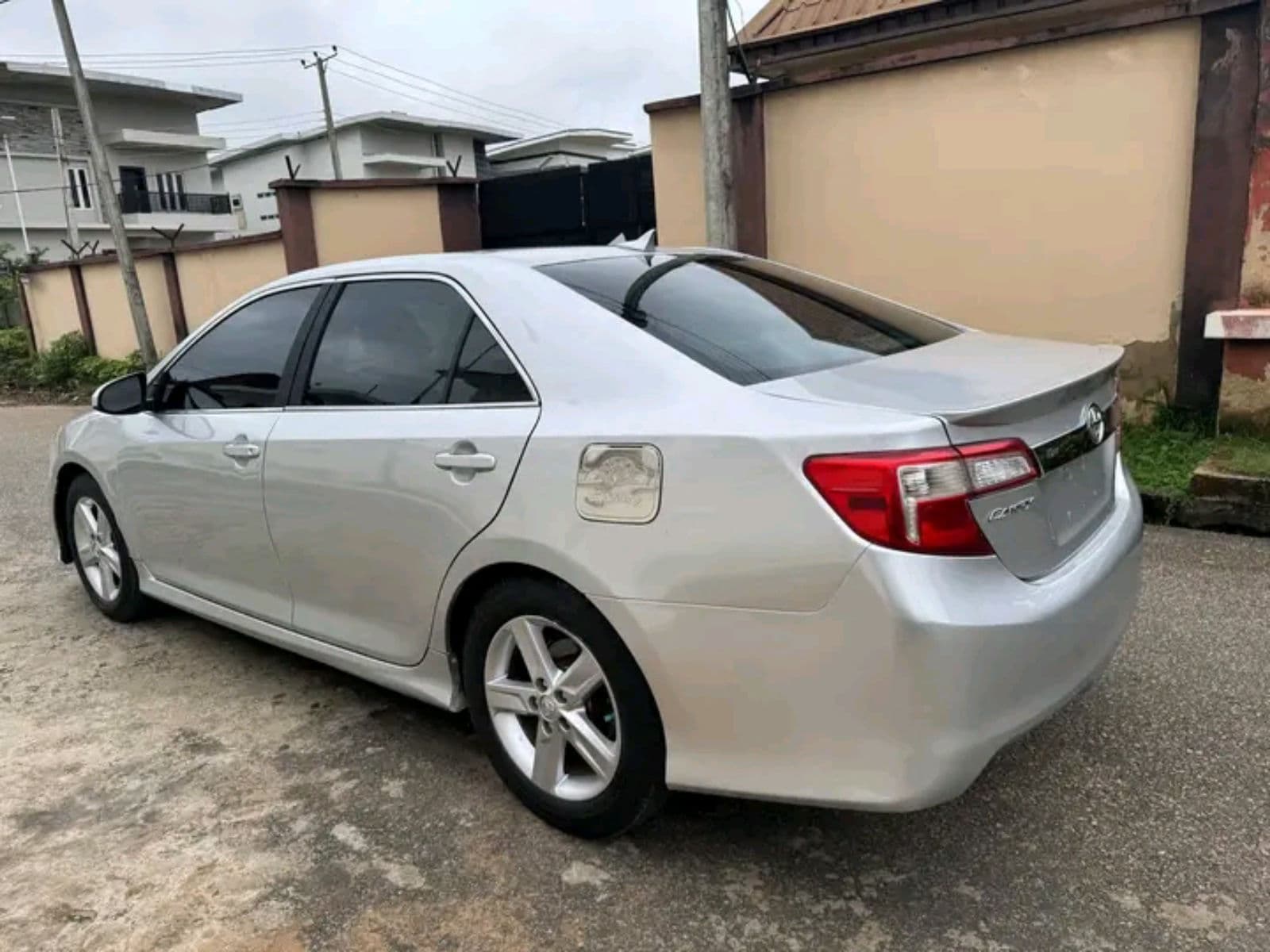 2011 Toyota Camry Sedan — photo 6 of 10