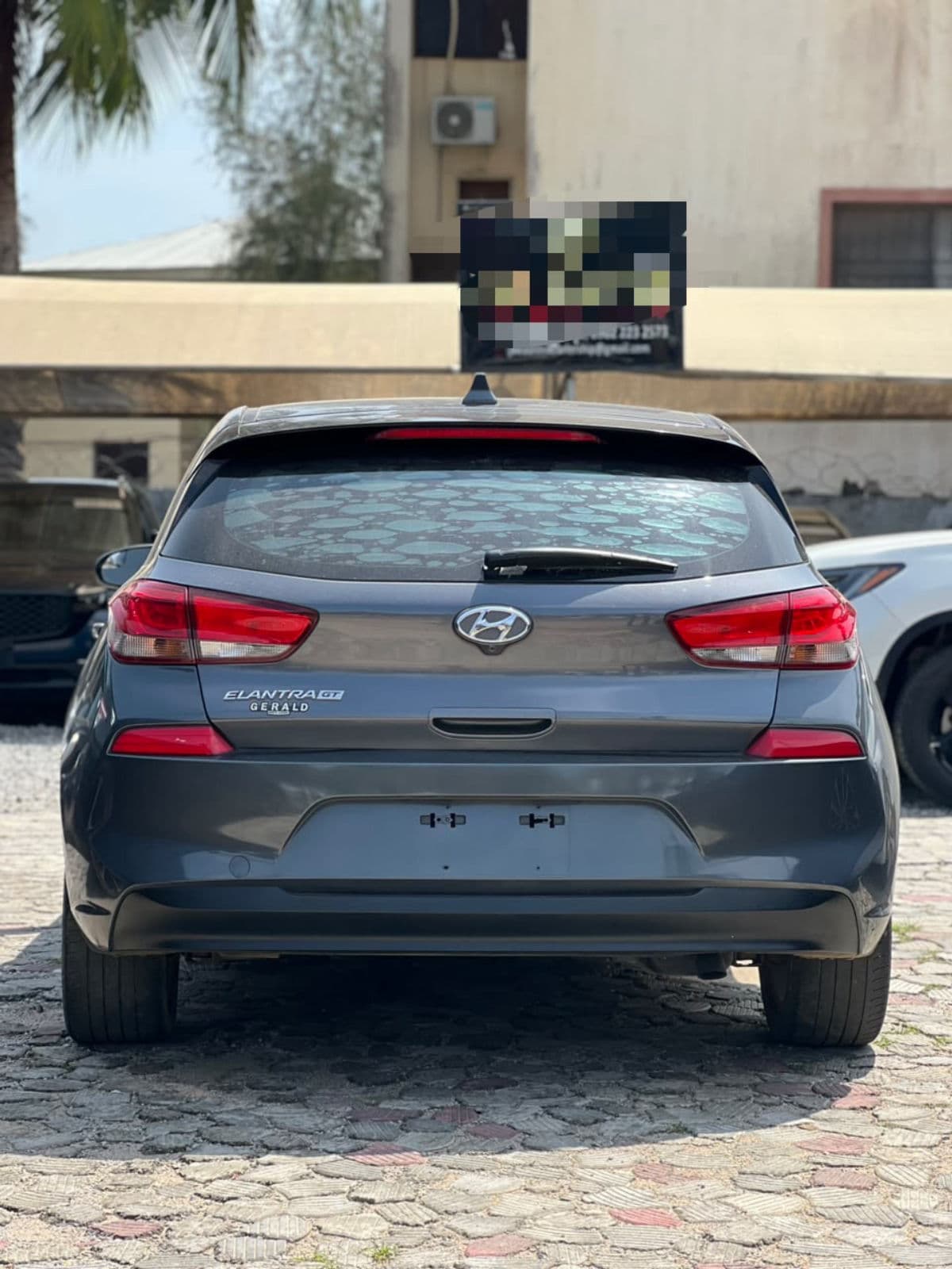 2017 Hyundai Elantra Sedan — photo 3 of 8
