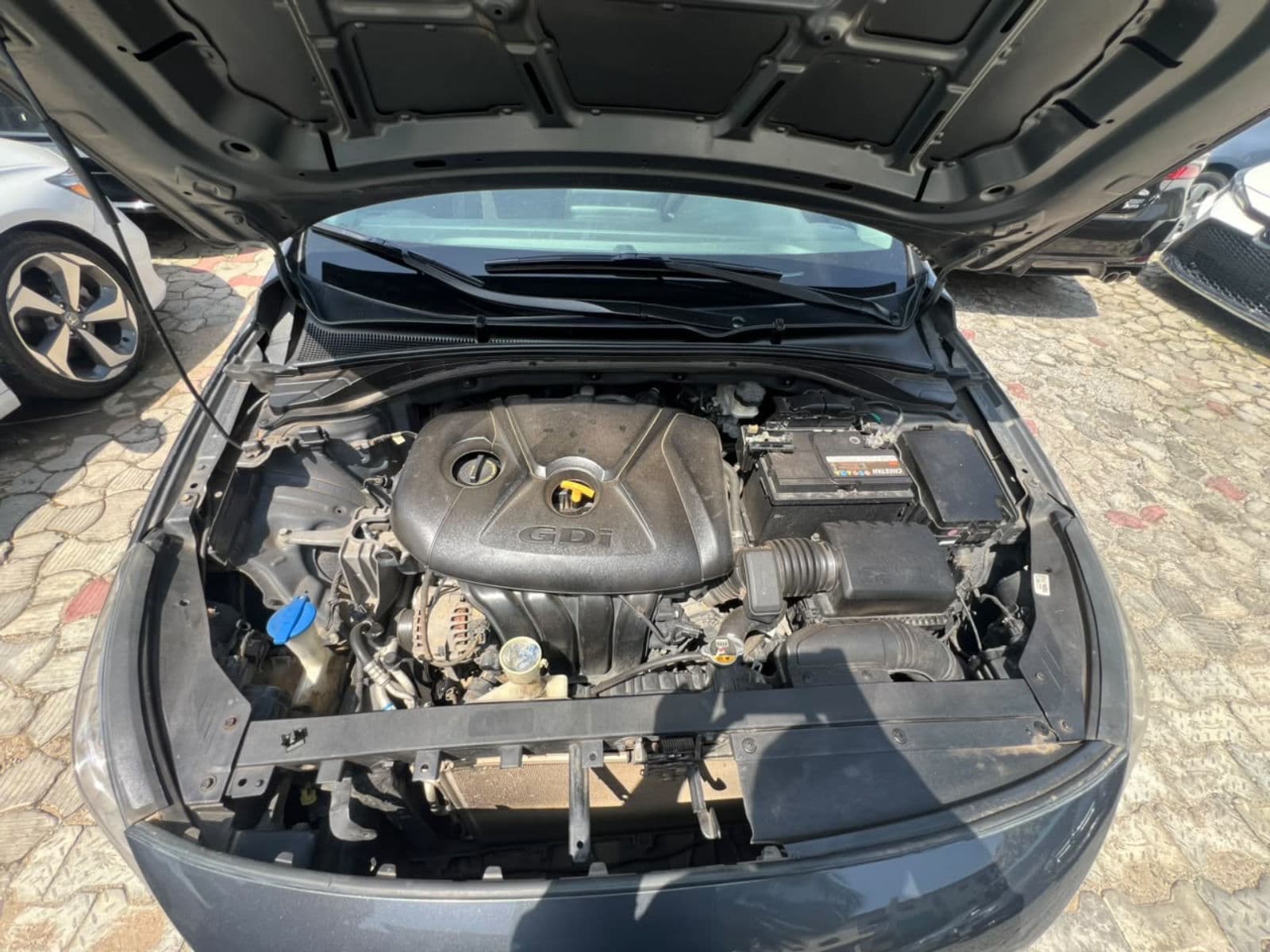 2017 Hyundai Elantra Sedan — photo 5 of 8