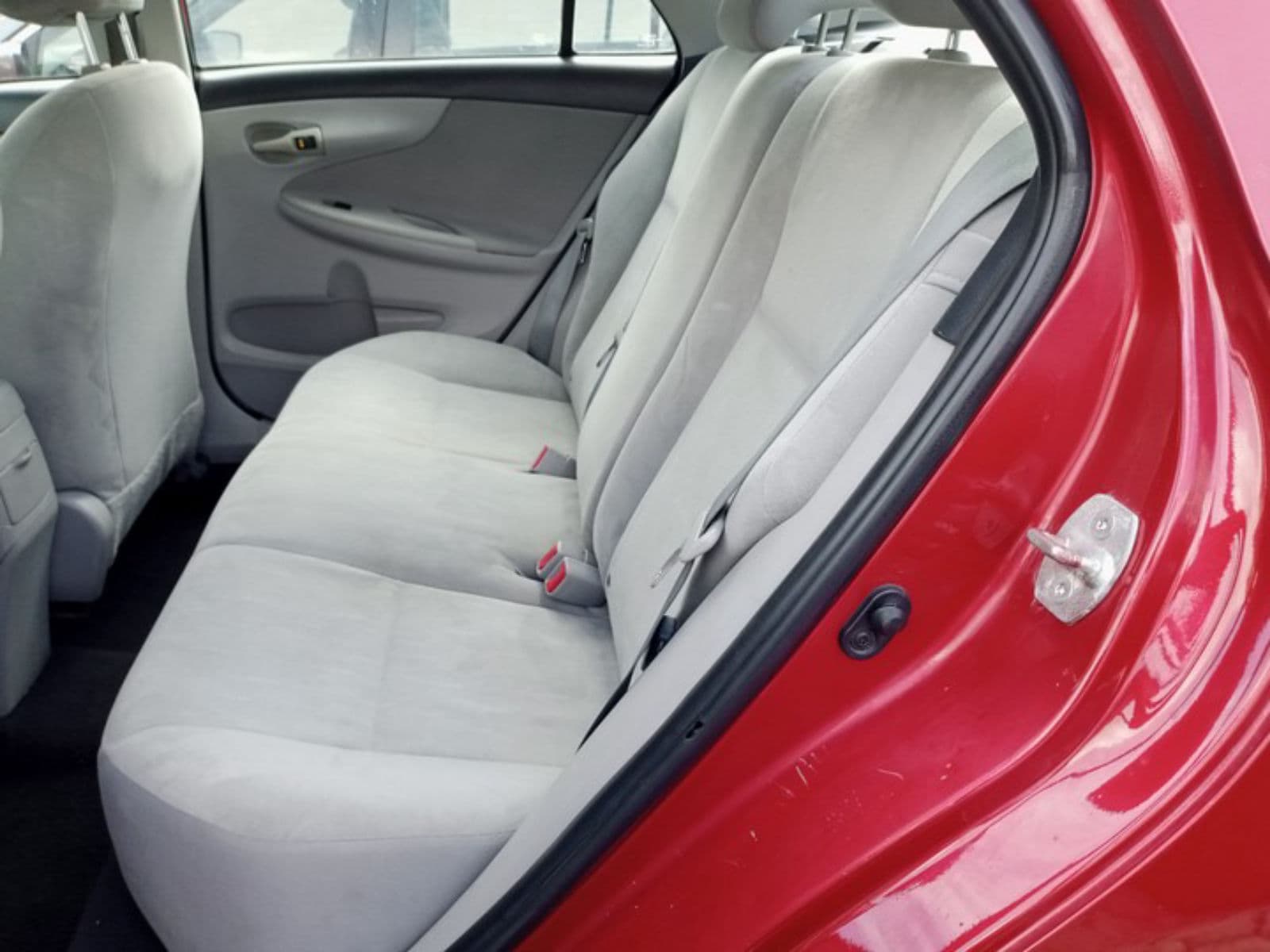2012 Toyota Corolla Convertible — photo 4 of 8