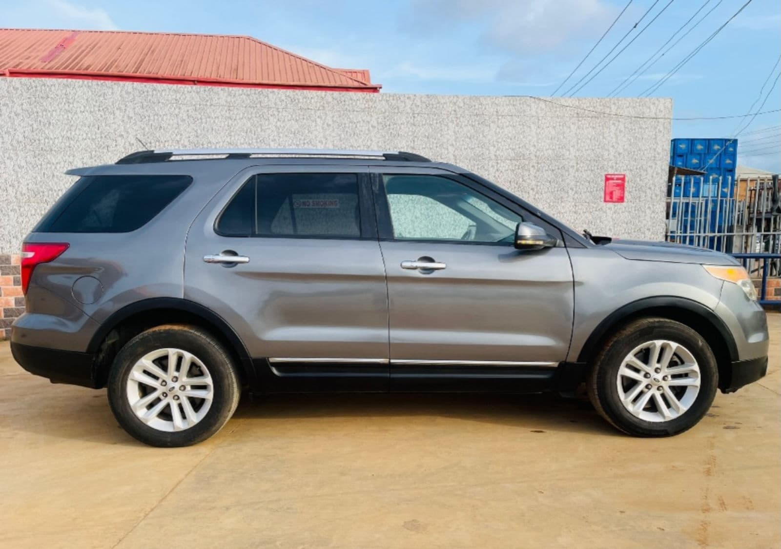 2013 Ford Explorer SUV — photo 6 of 7