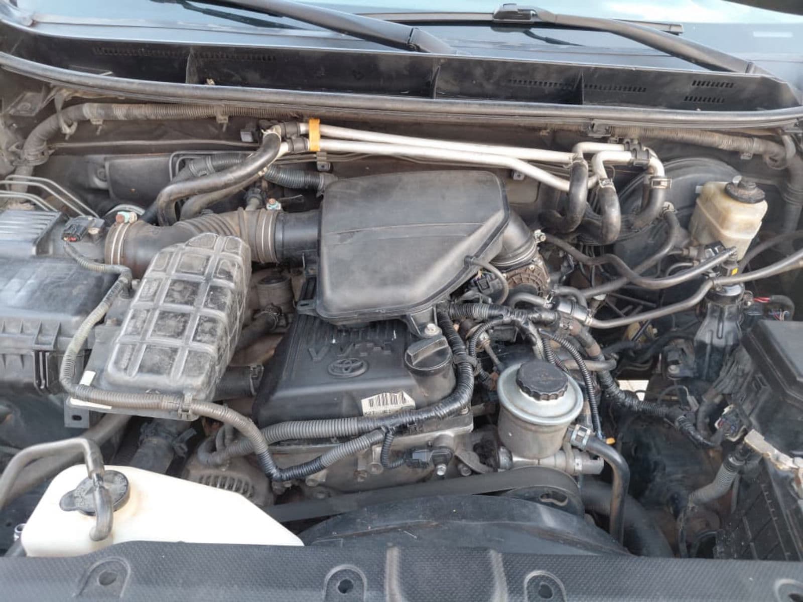 2010 Toyota Prado SUV — photo 3 of 6