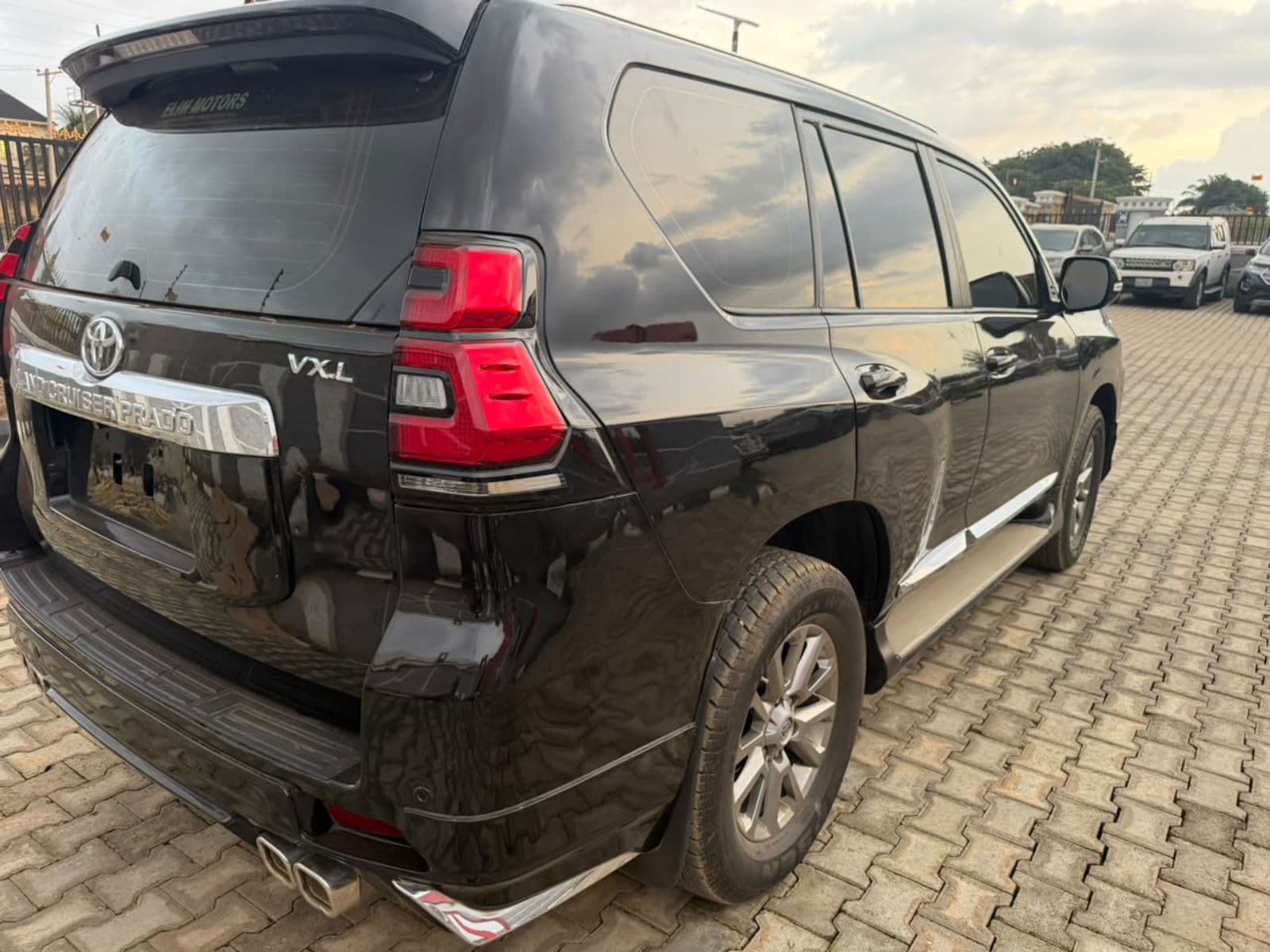 2016 Toyota Prado SUV — photo 9 of 9