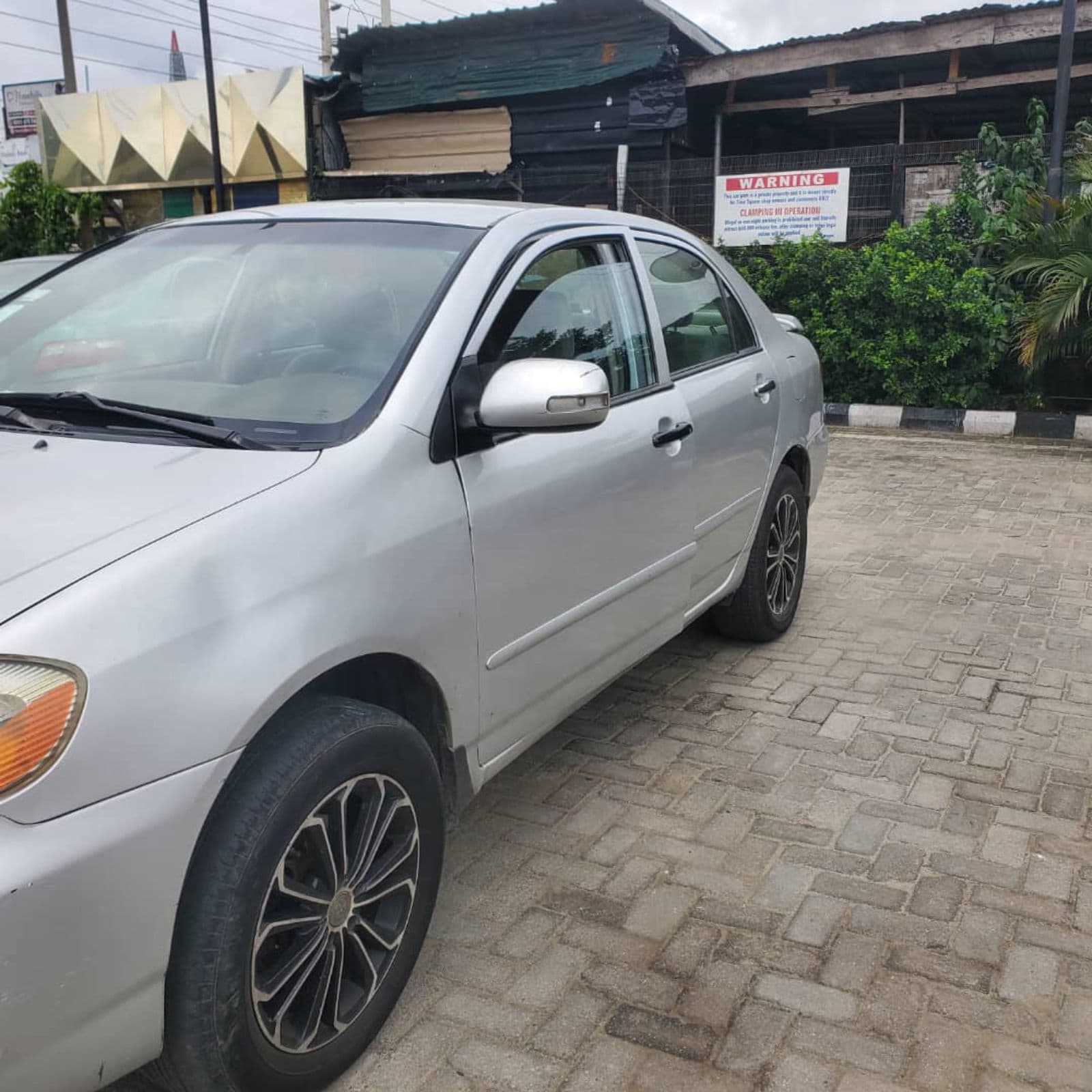 2008 Toyota Corolla Quest Sedan — photo 2 of 7