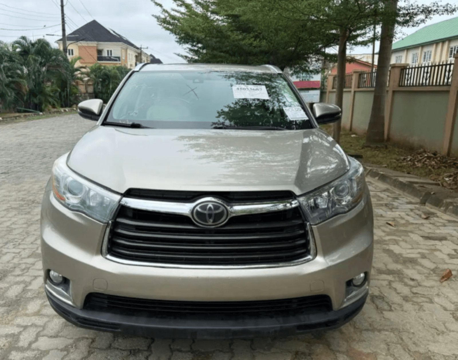 2015 Toyota Highlander SUV — Foreign Used for sale in Lekki