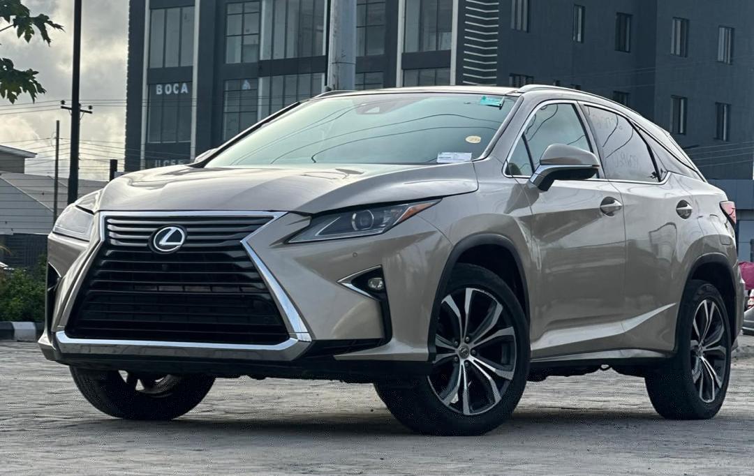 2016 Lexus RX SUV — photo 2 of 5