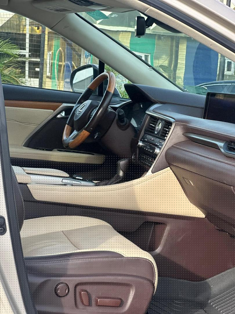 2016 Lexus RX SUV — photo 4 of 5