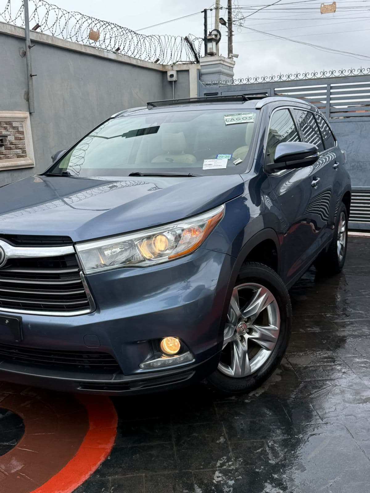 2015 Toyota Highlander SUV — photo 9 of 11