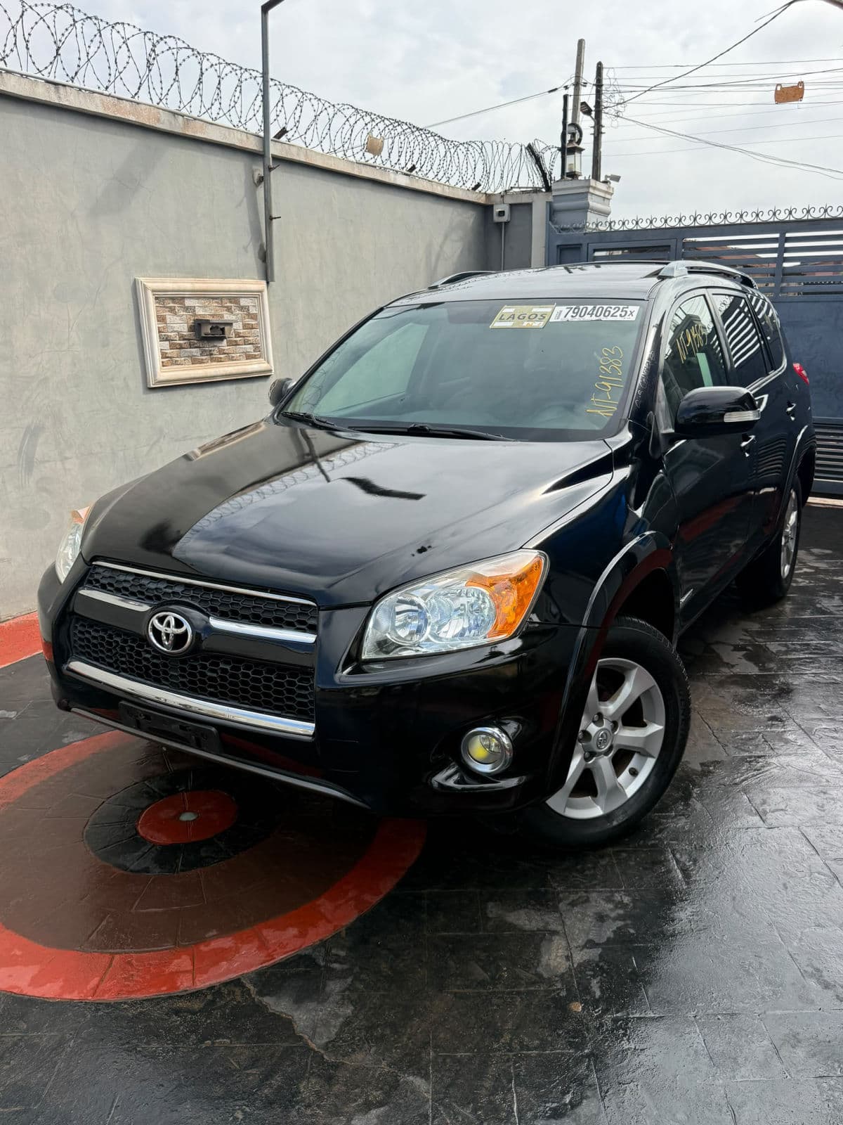 2010 Toyota RAV 4 SUV — photo 9 of 11