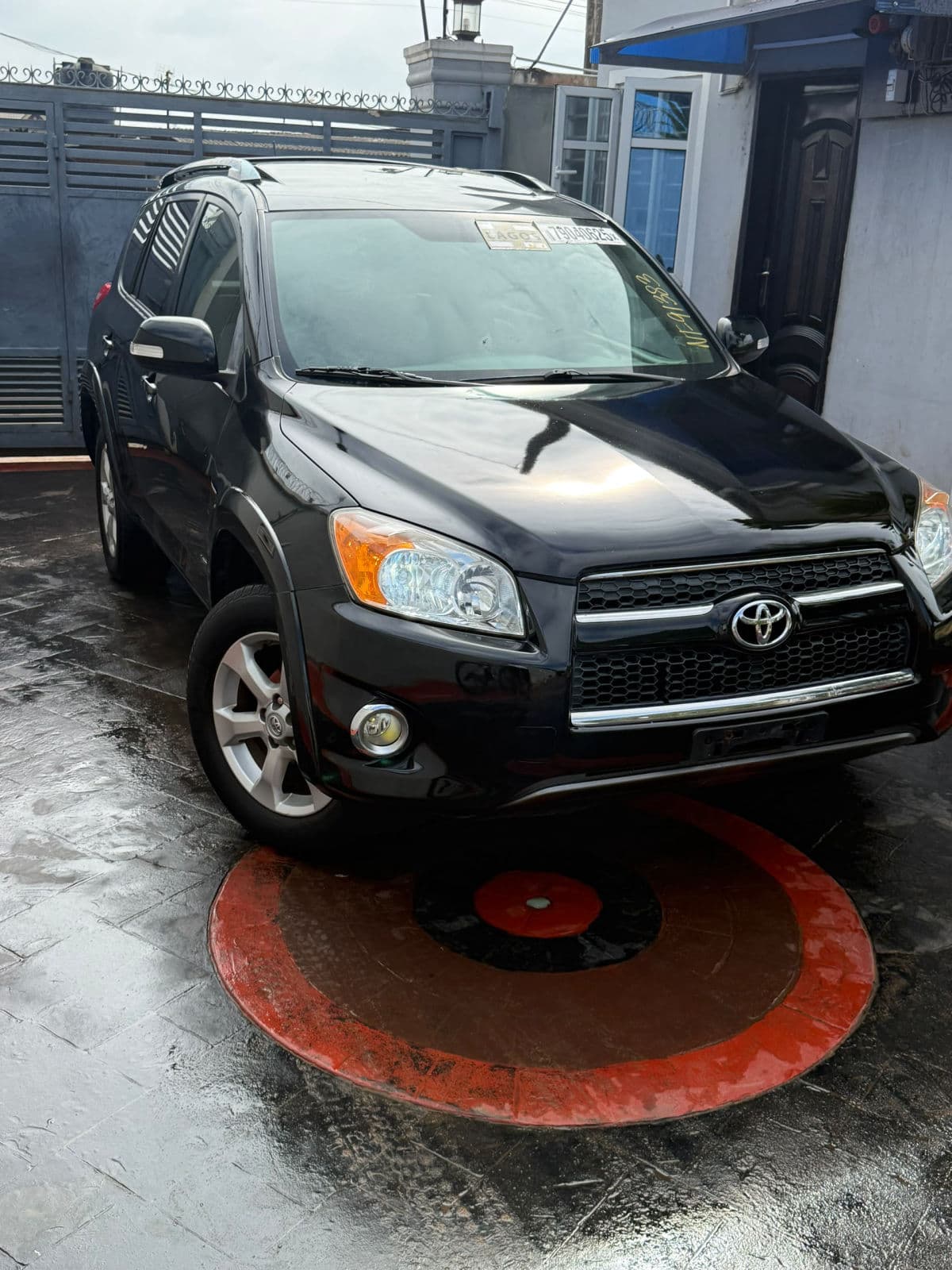 2010 Toyota RAV 4 SUV — photo 10 of 11