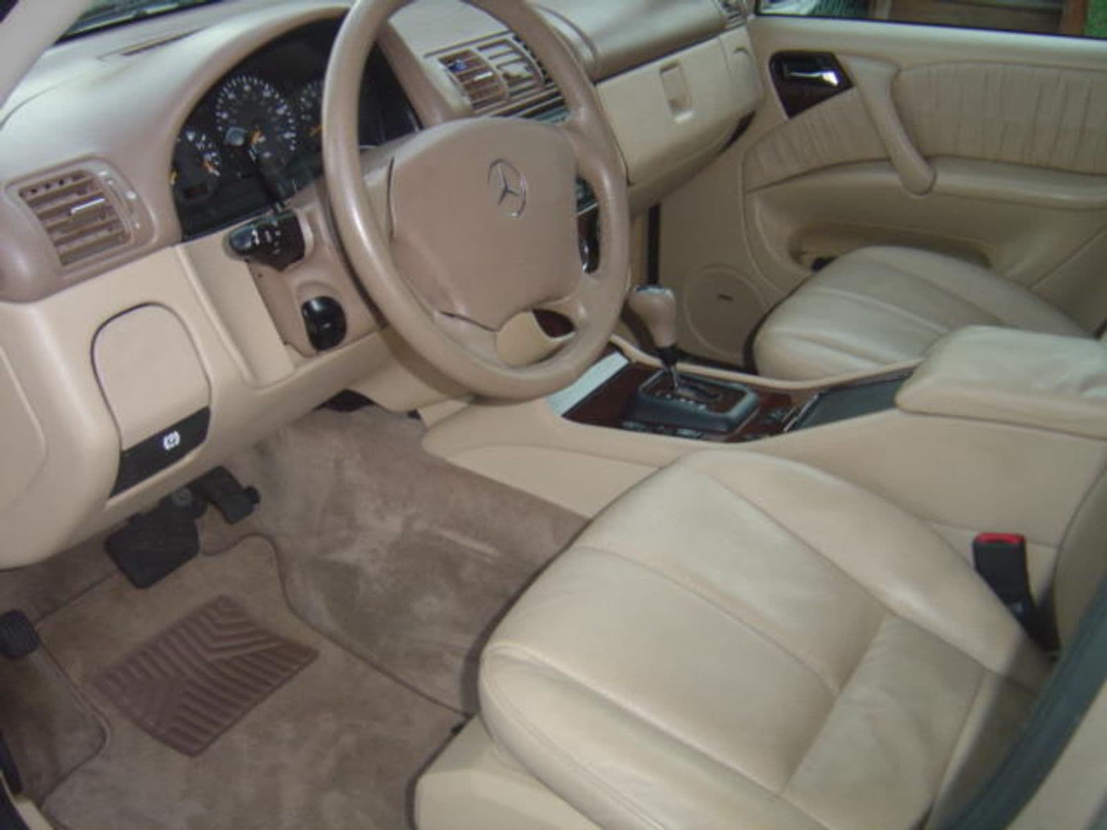 2005 Mercedes-Benz M Class SUV — photo 4 of 9