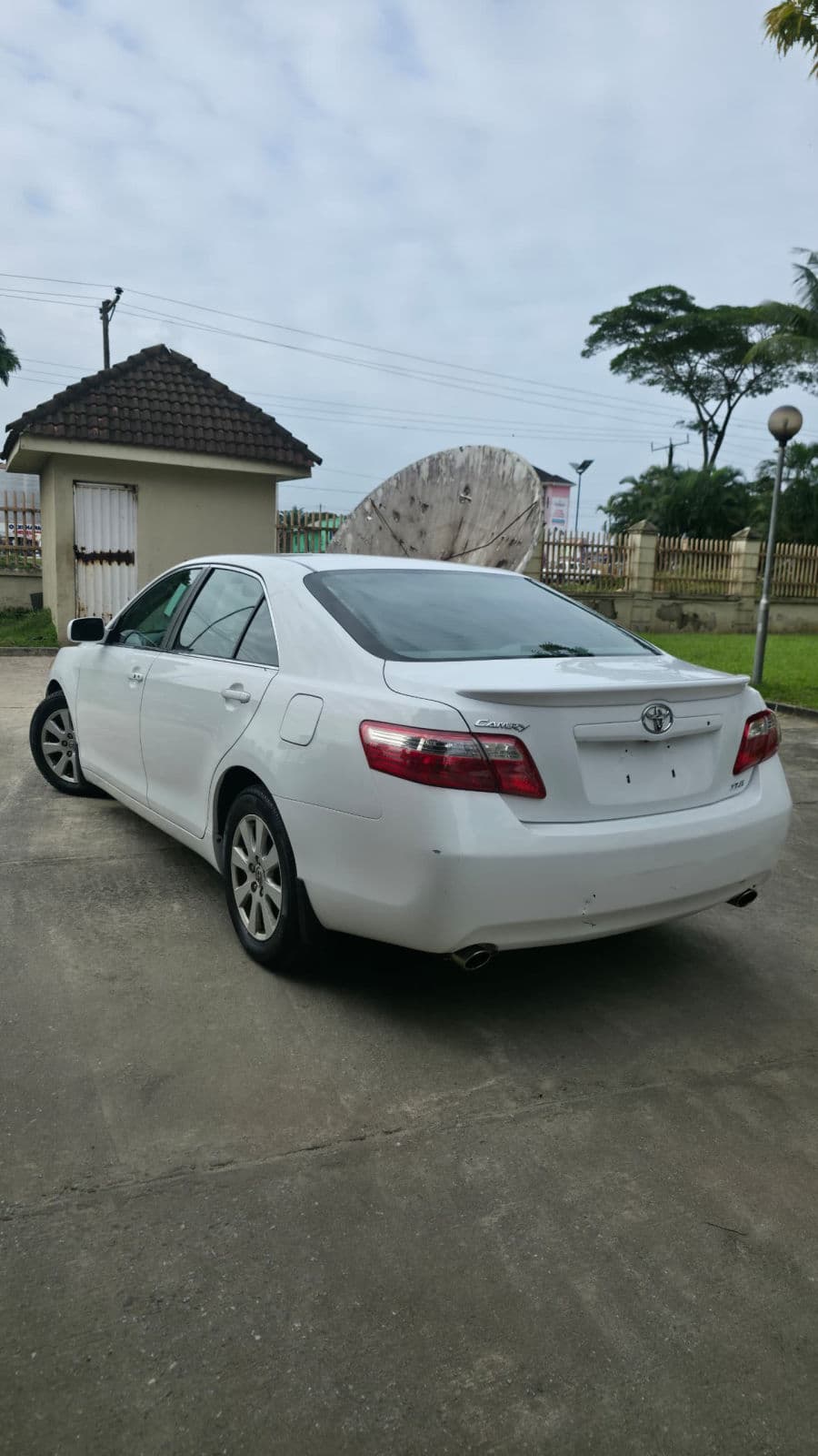2008 Toyota Camry Sedan — photo 9 of 11