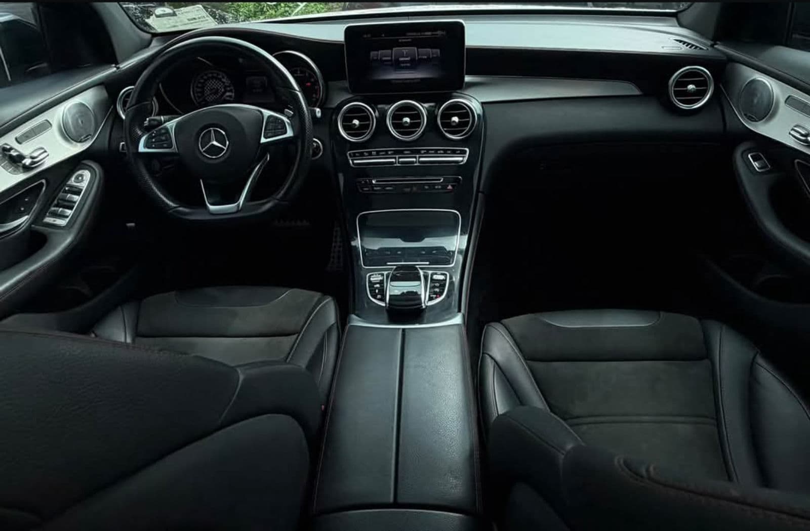 2017 Mercedes-Benz GLC SUV — photo 4 of 7