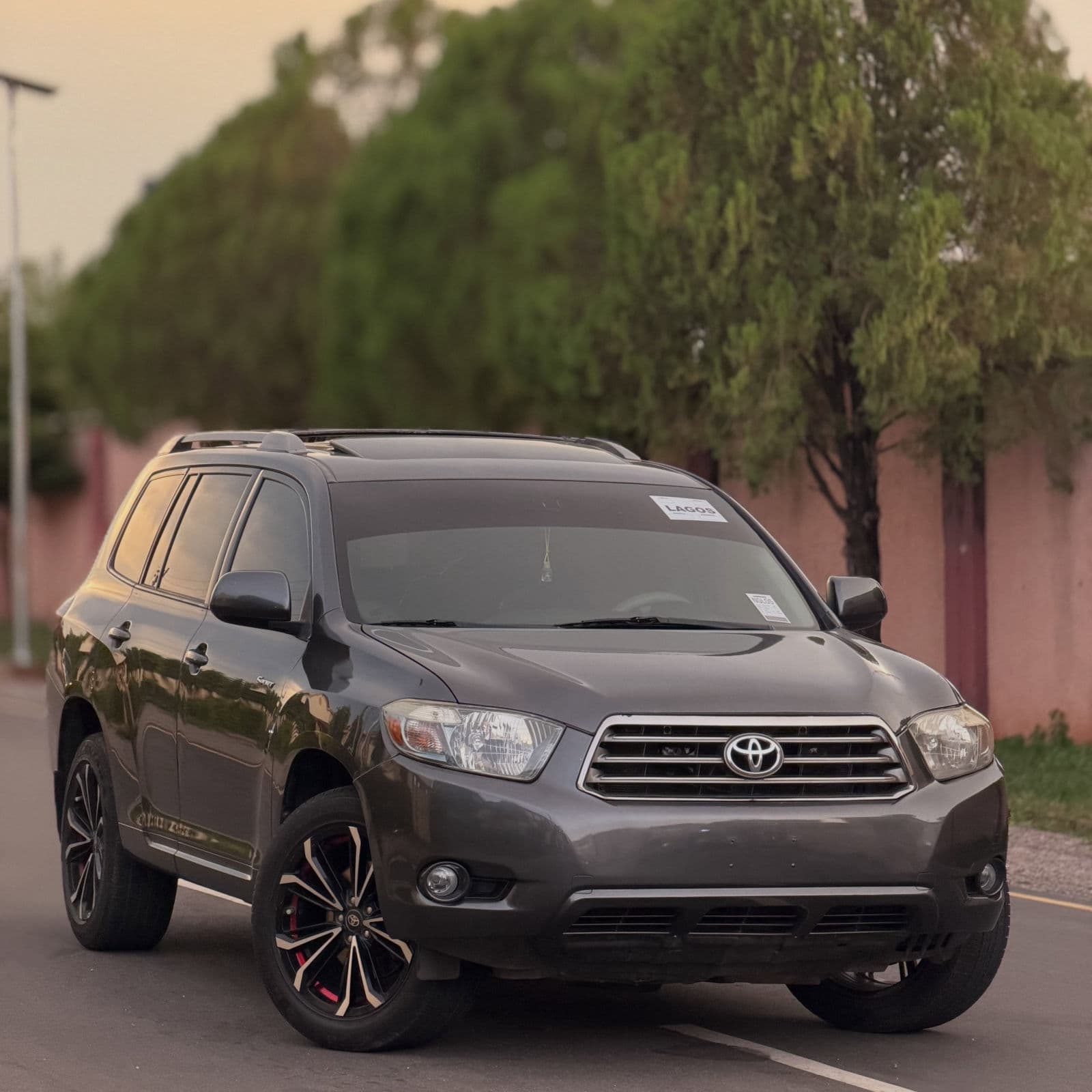 2010 Toyota Highlander SUV — photo 3 of 11
