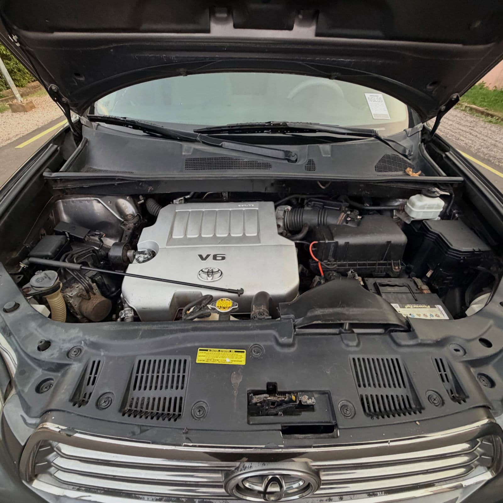2010 Toyota Highlander SUV — photo 9 of 11