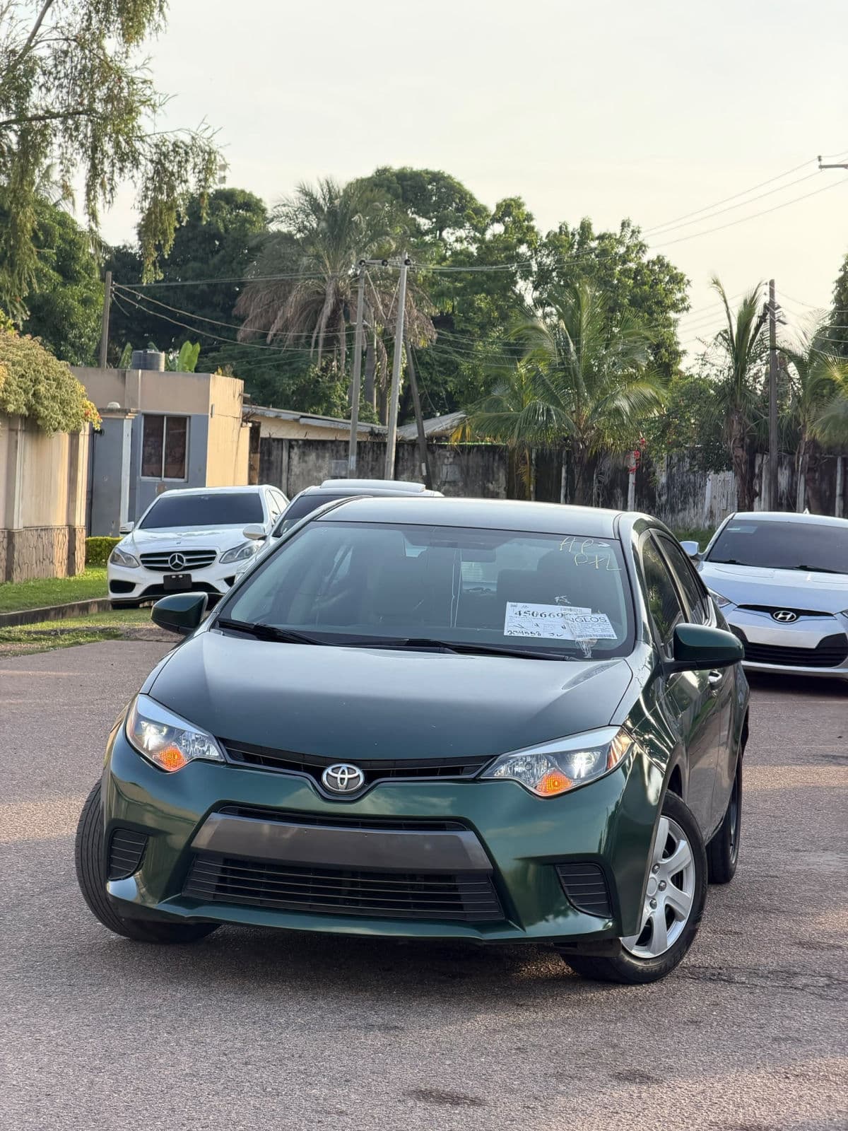 2016 Toyota Corolla Sedan — photo 4 of 10
