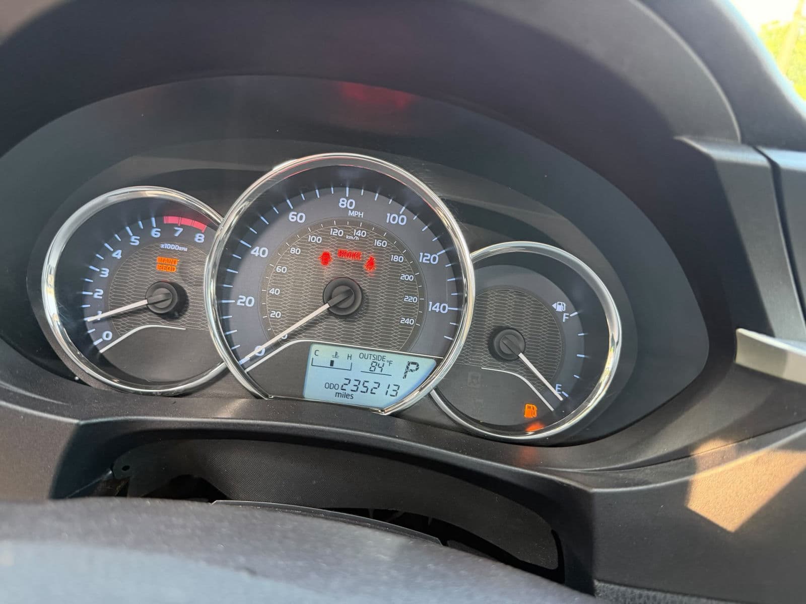 2016 Toyota Corolla Sedan — photo 5 of 10