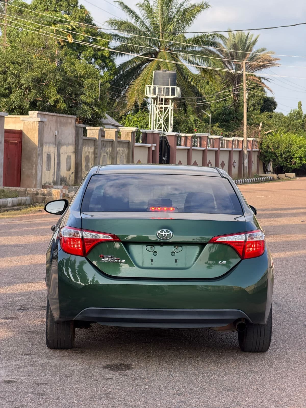 2016 Toyota Corolla Sedan — photo 10 of 10