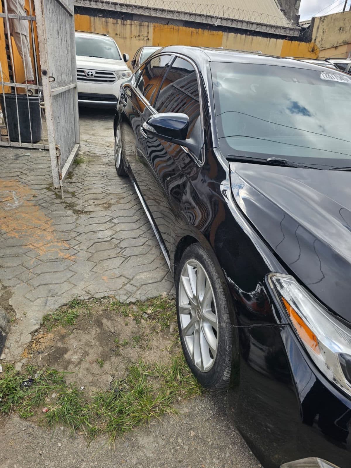 2013 Toyota Avalon Sedan — photo 7 of 8