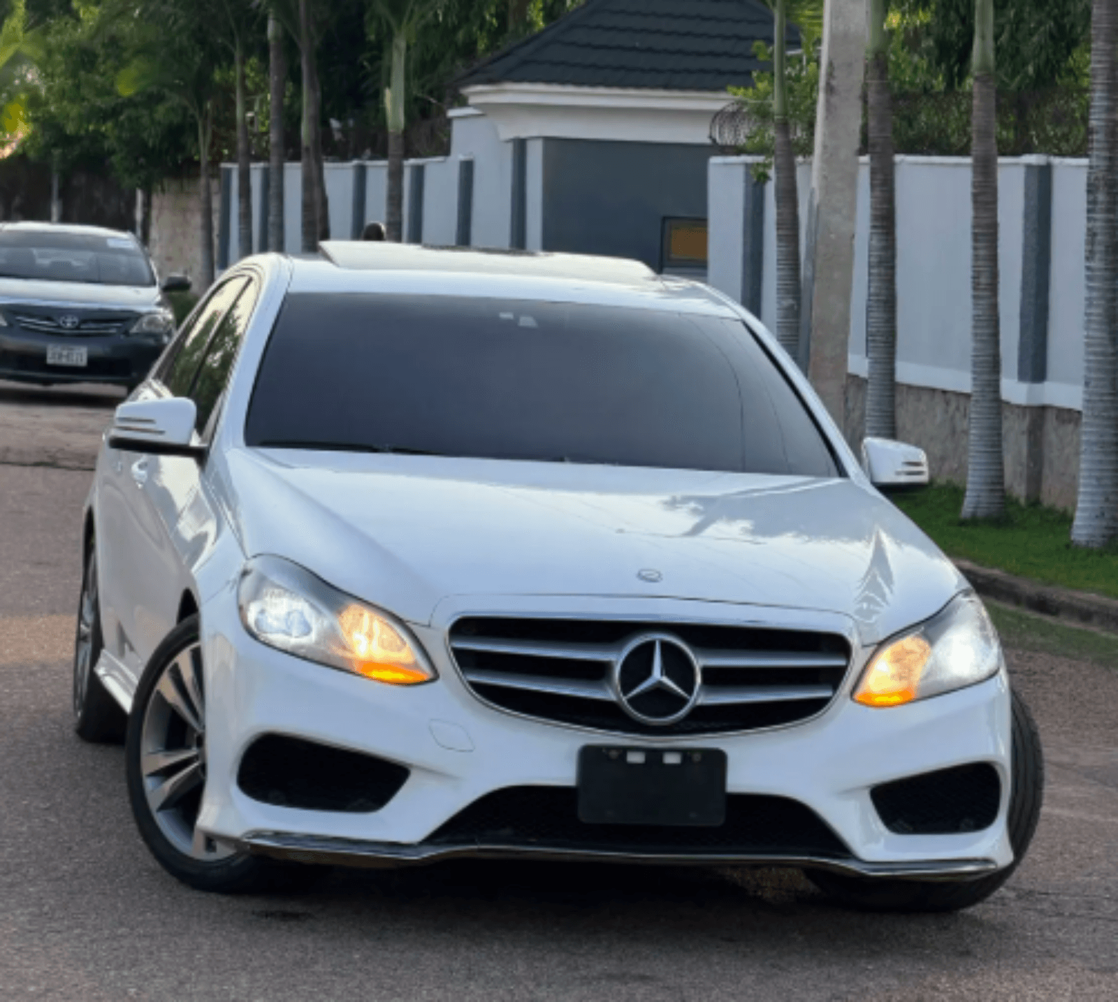 2014 Mercedes-Benz E350 Sedan — Nigerian Used for sale in Akure State
